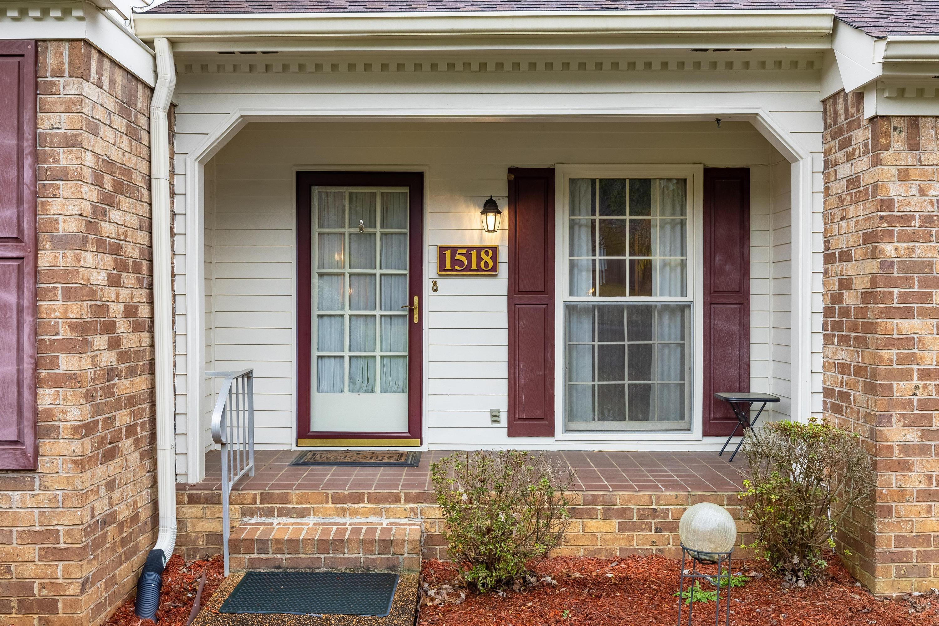 1518 Everhart Drive NW