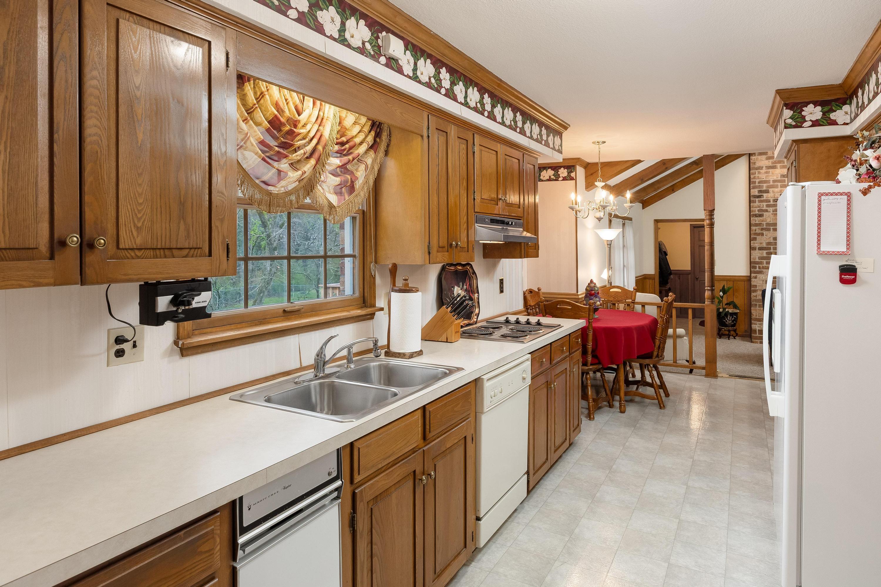 1518 Everhart Drive NW