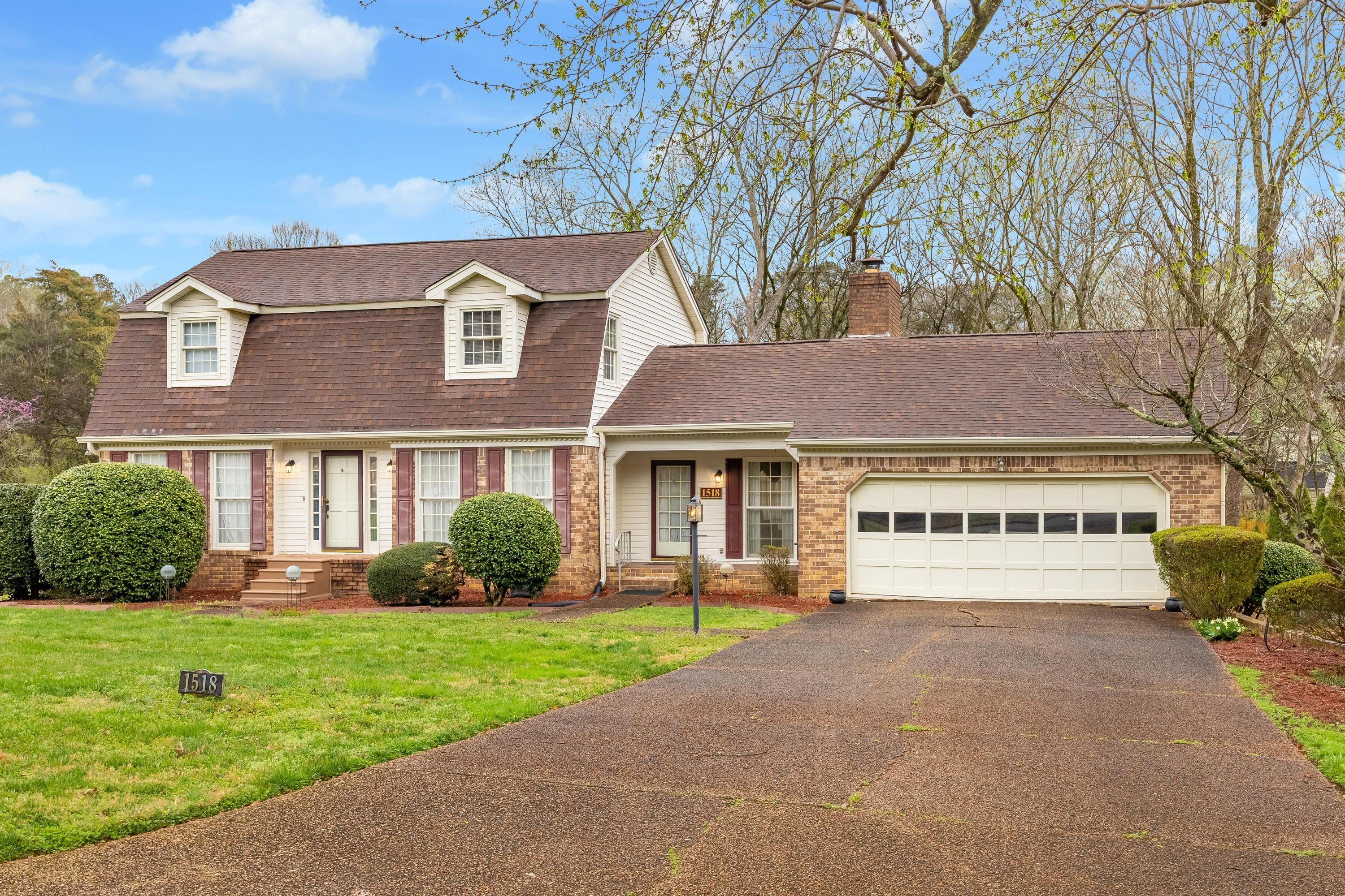 1518 Everhart Drive NW