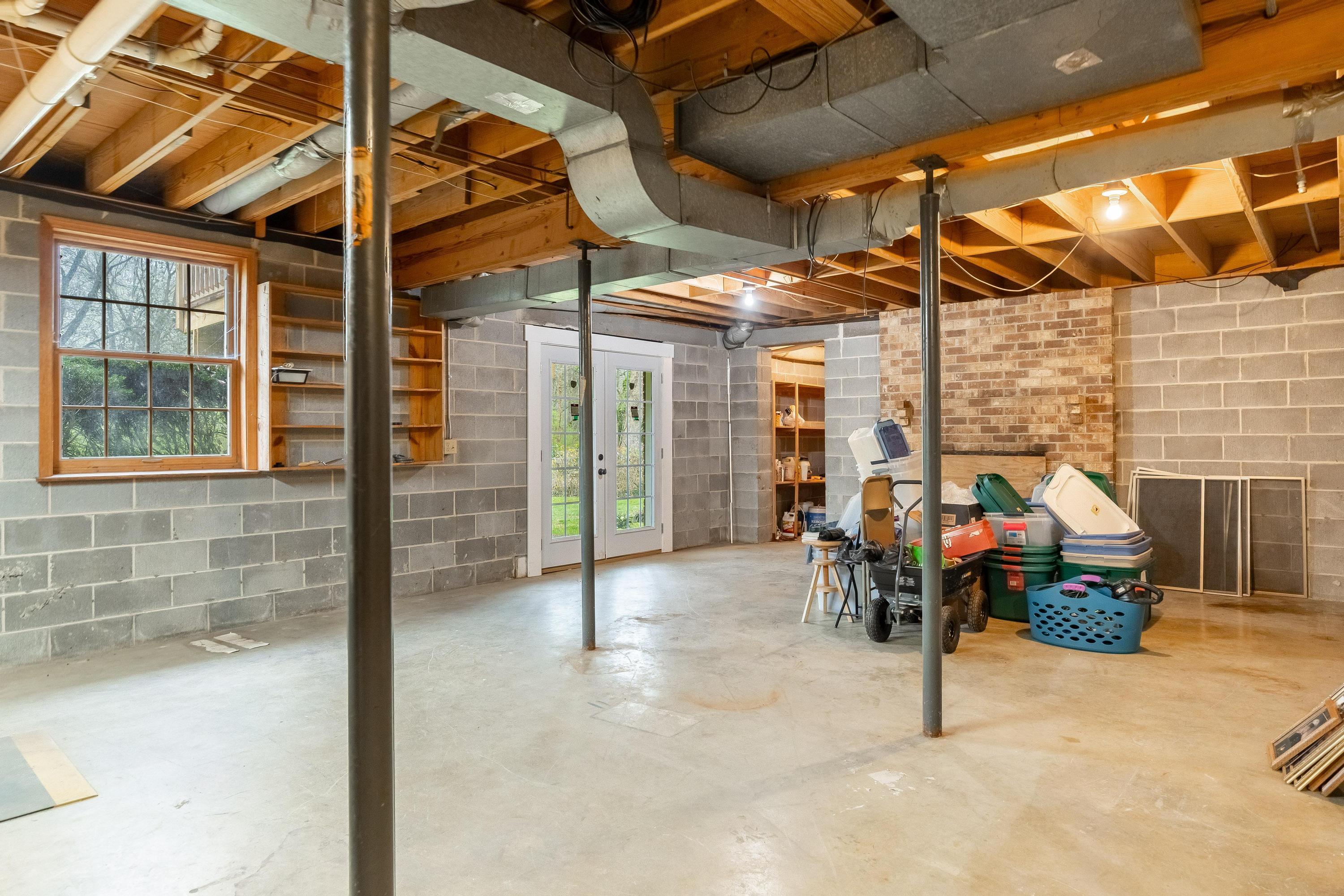 1518 Everhart Drive NW