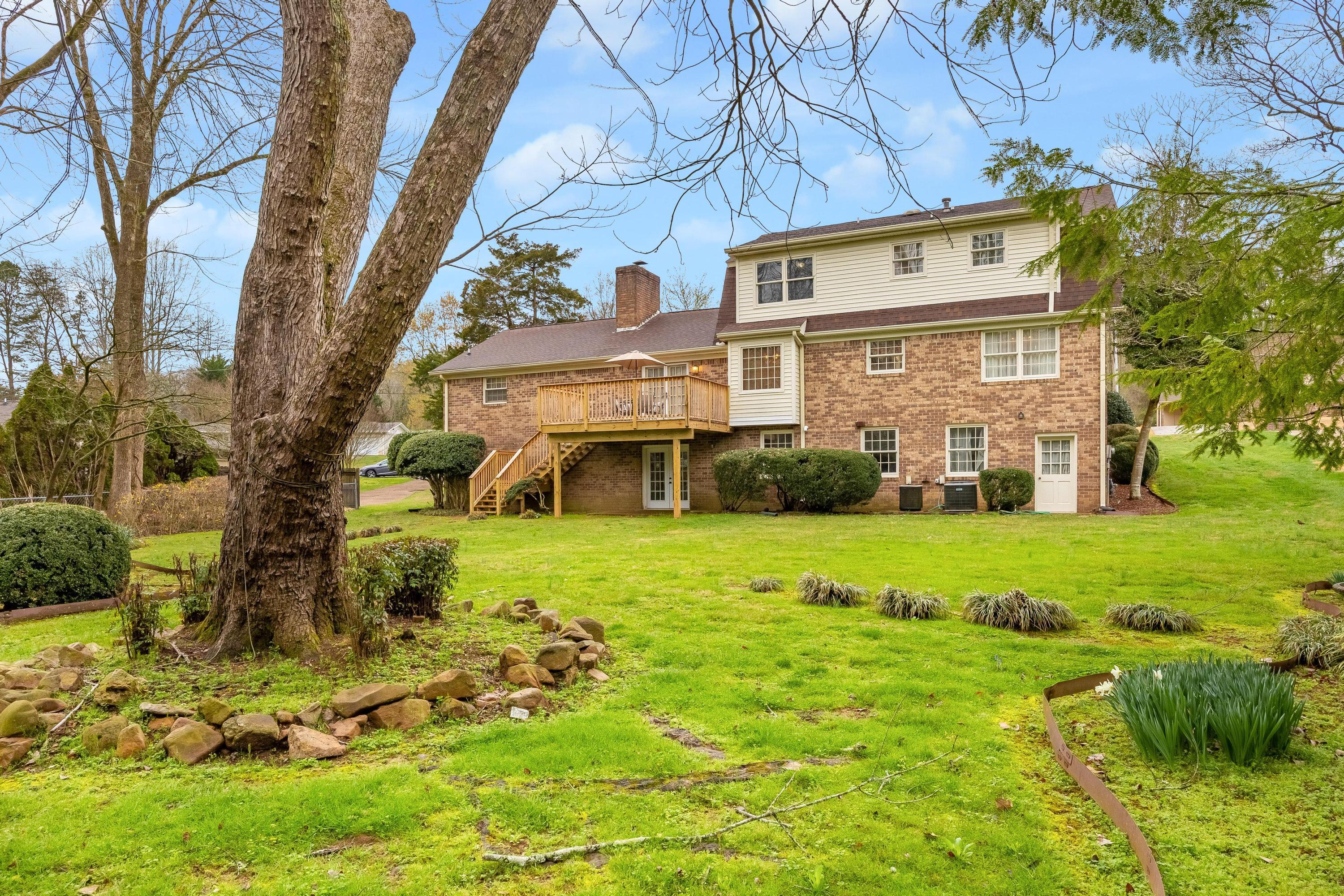 1518 Everhart Drive NW