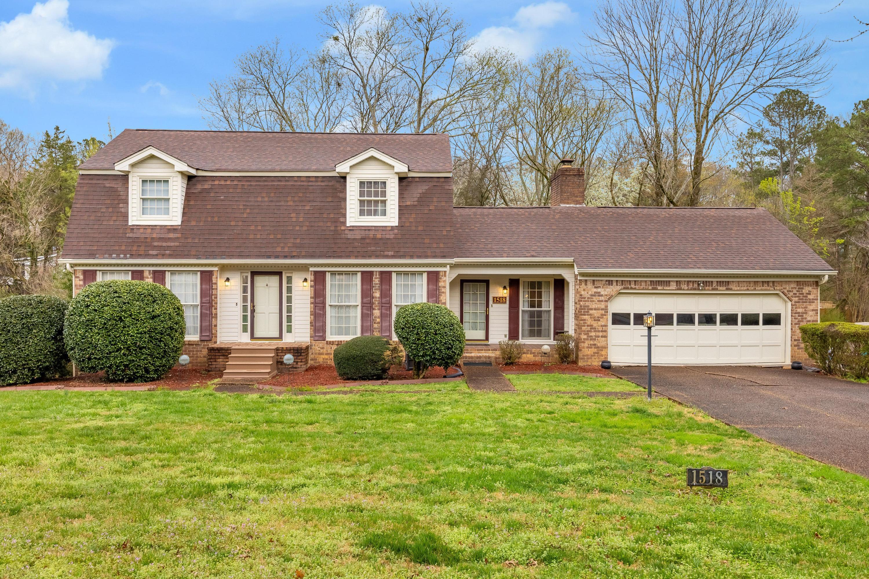 1518 Everhart Drive NW