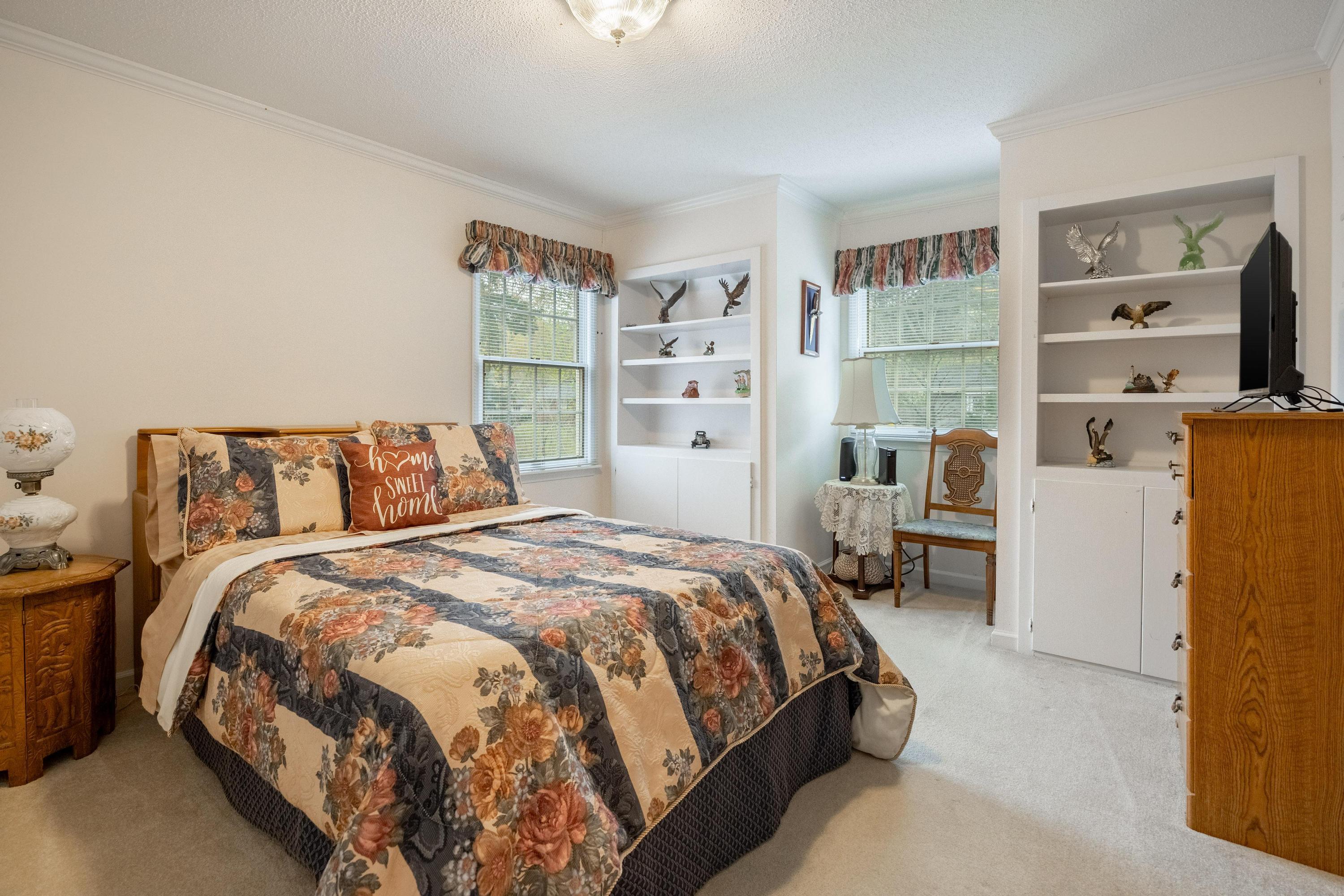 1518 Everhart Drive NW