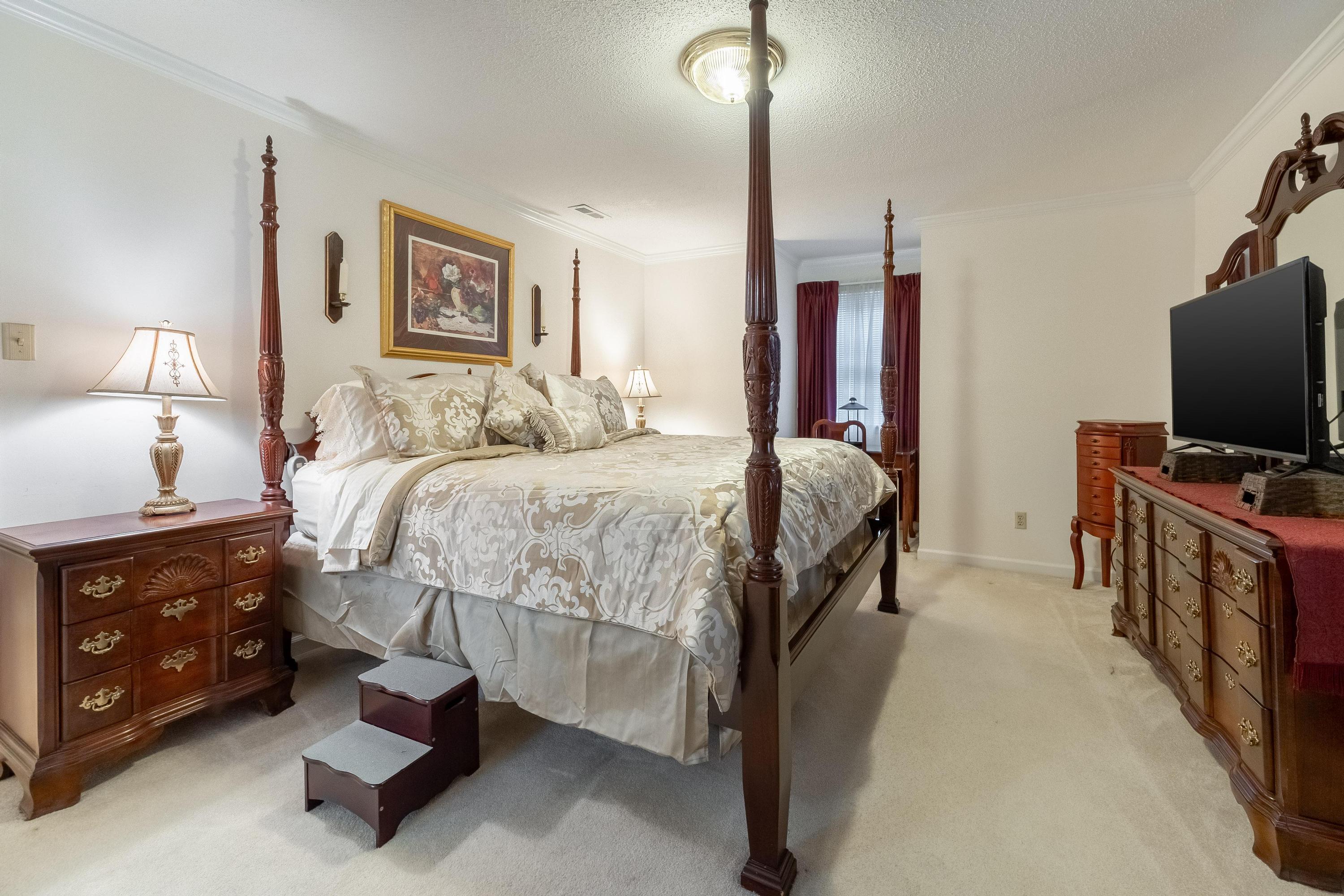 1518 Everhart Drive NW