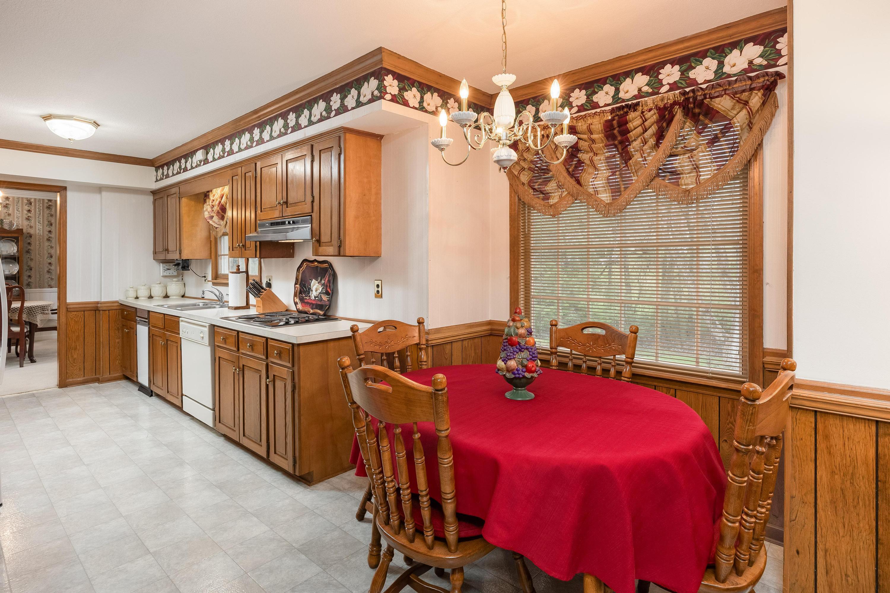1518 Everhart Drive NW