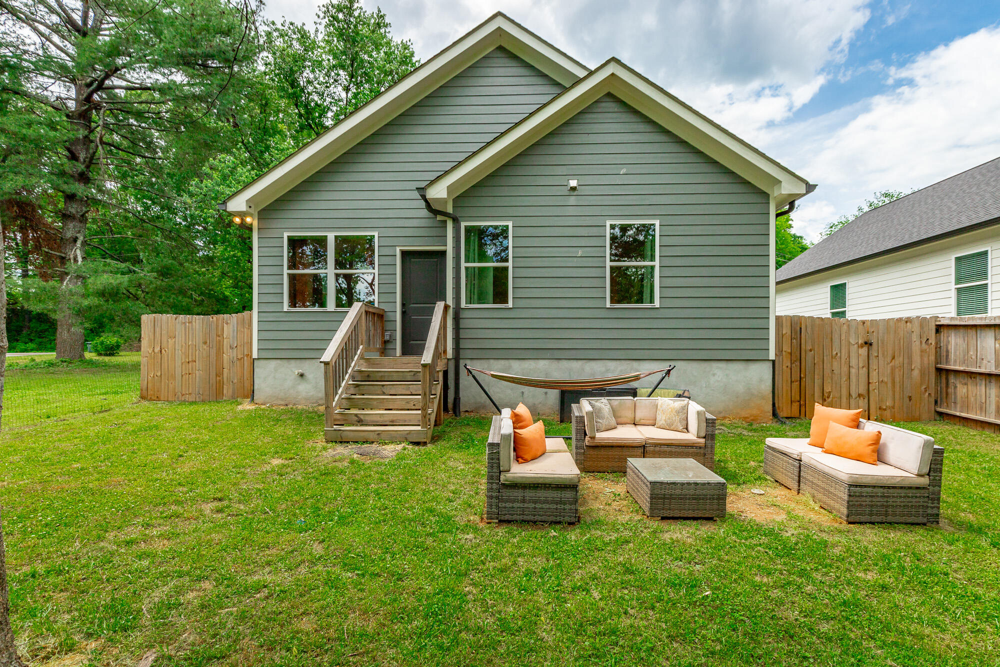 3006 E Crescent Circle