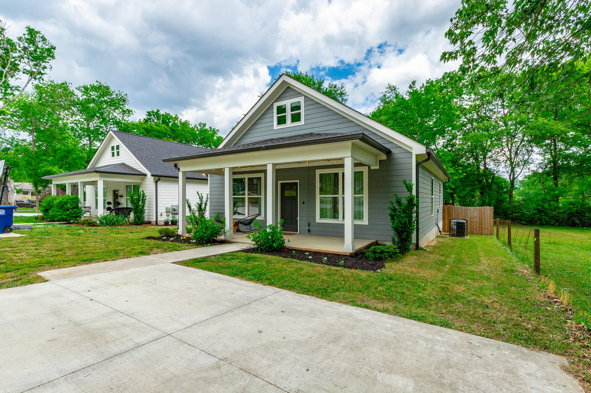 3006 E Crescent Circle