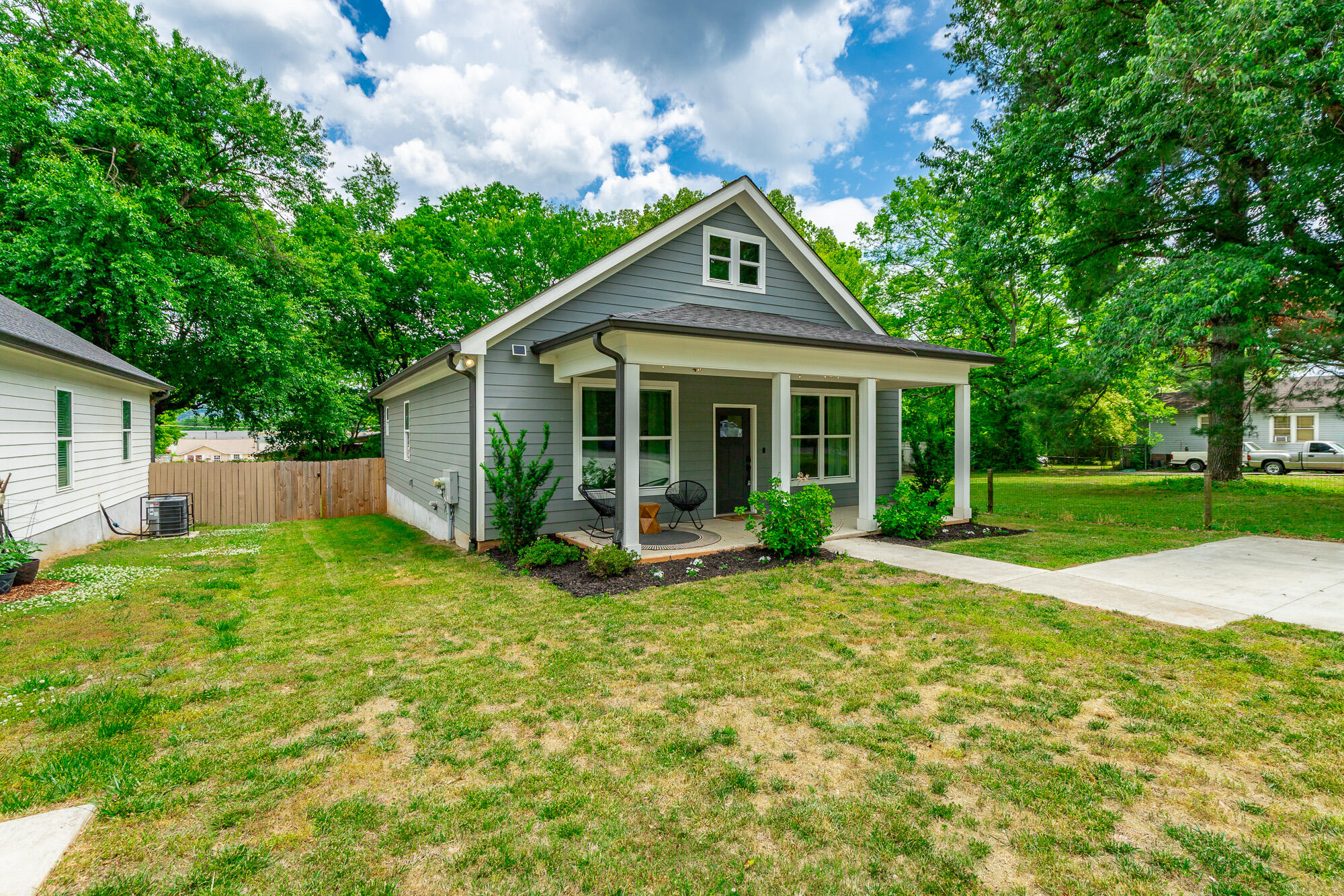 3006 E Crescent Circle