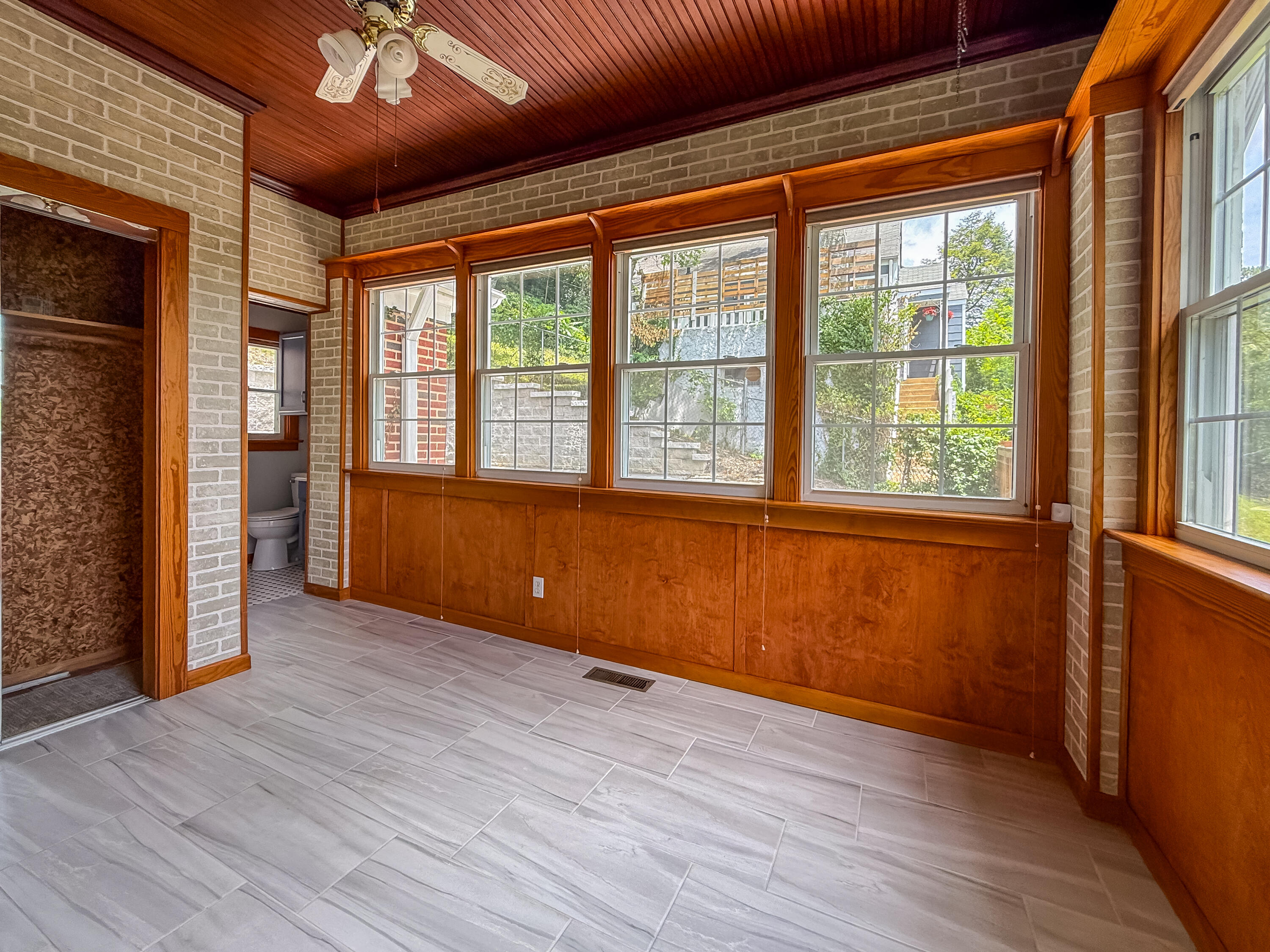 201 N Seminole Drive