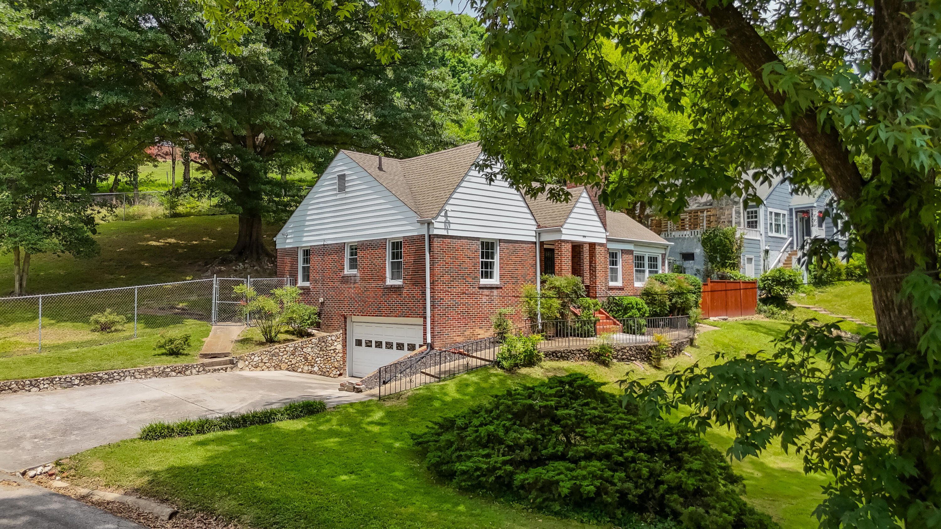 201 N Seminole Drive