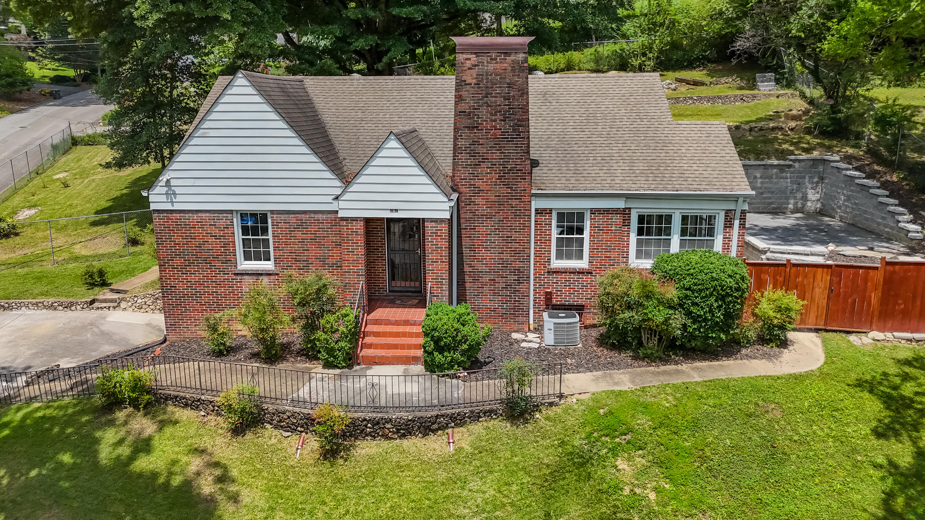 201 N Seminole Drive