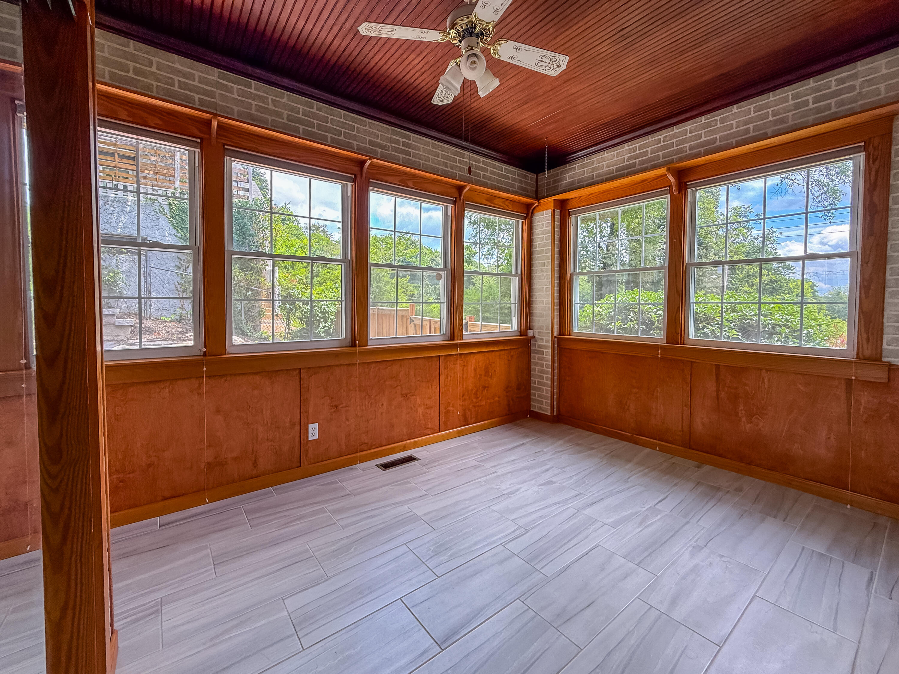 201 N Seminole Drive