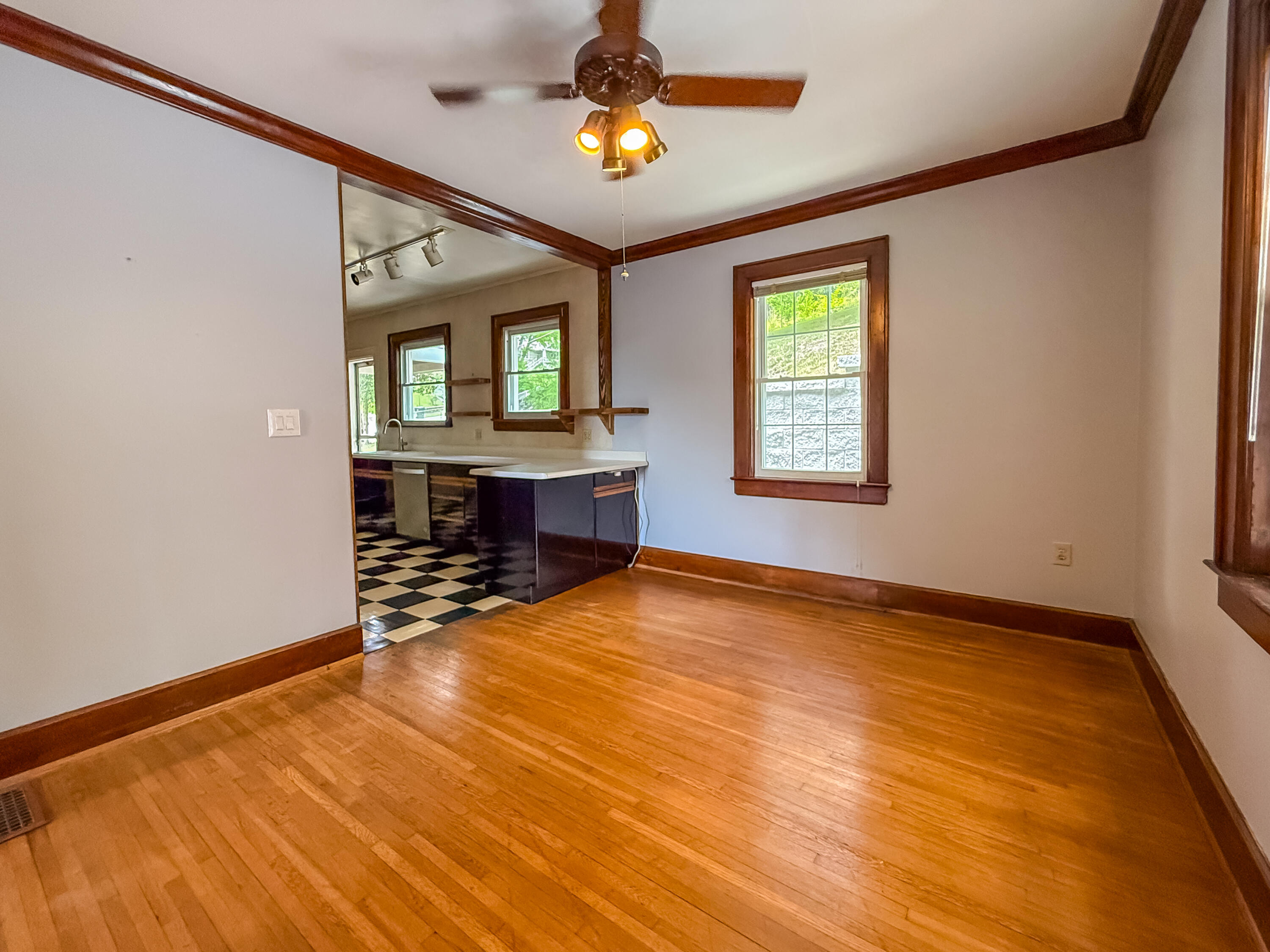 201 N Seminole Drive