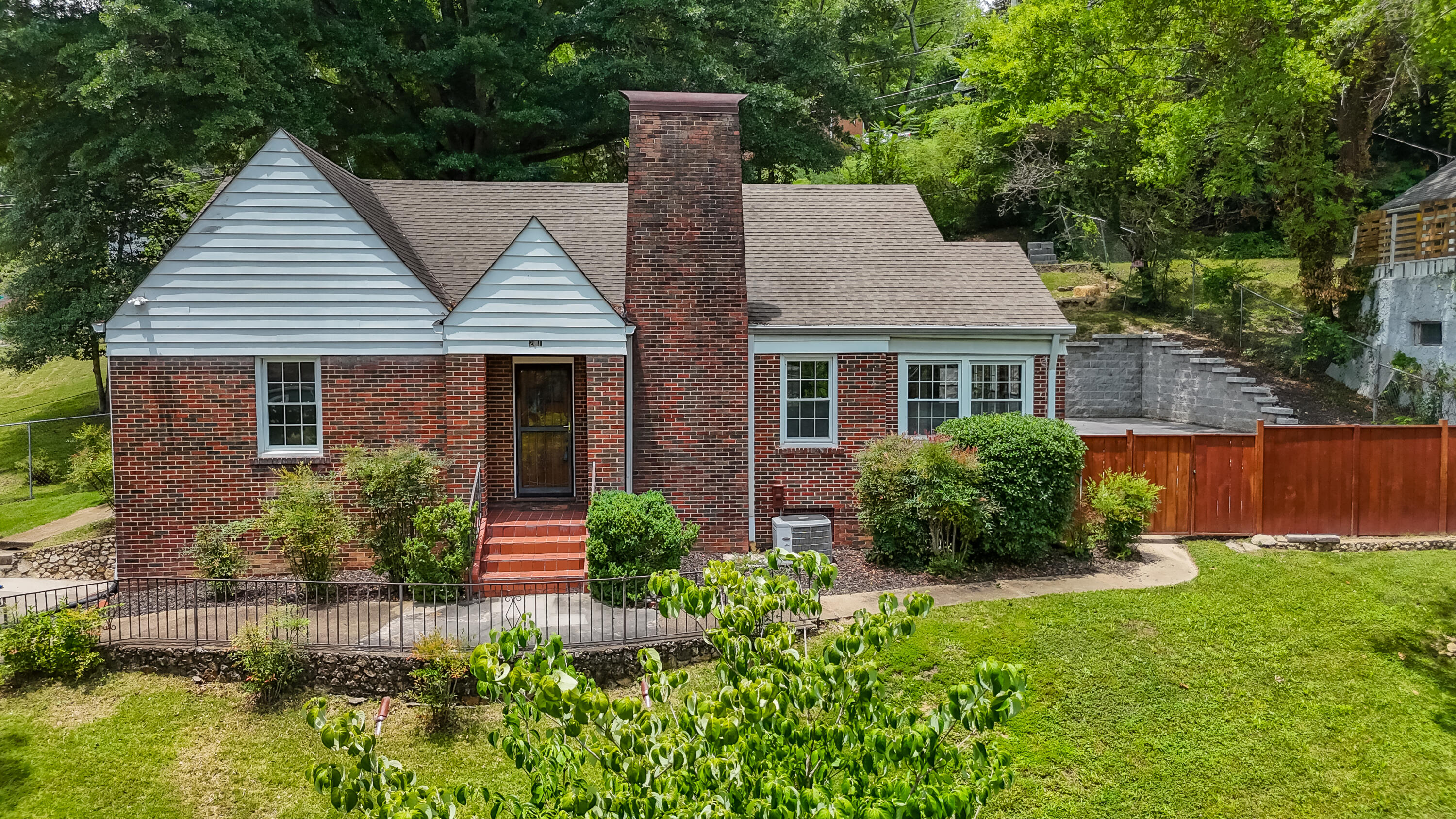 201 N Seminole Drive