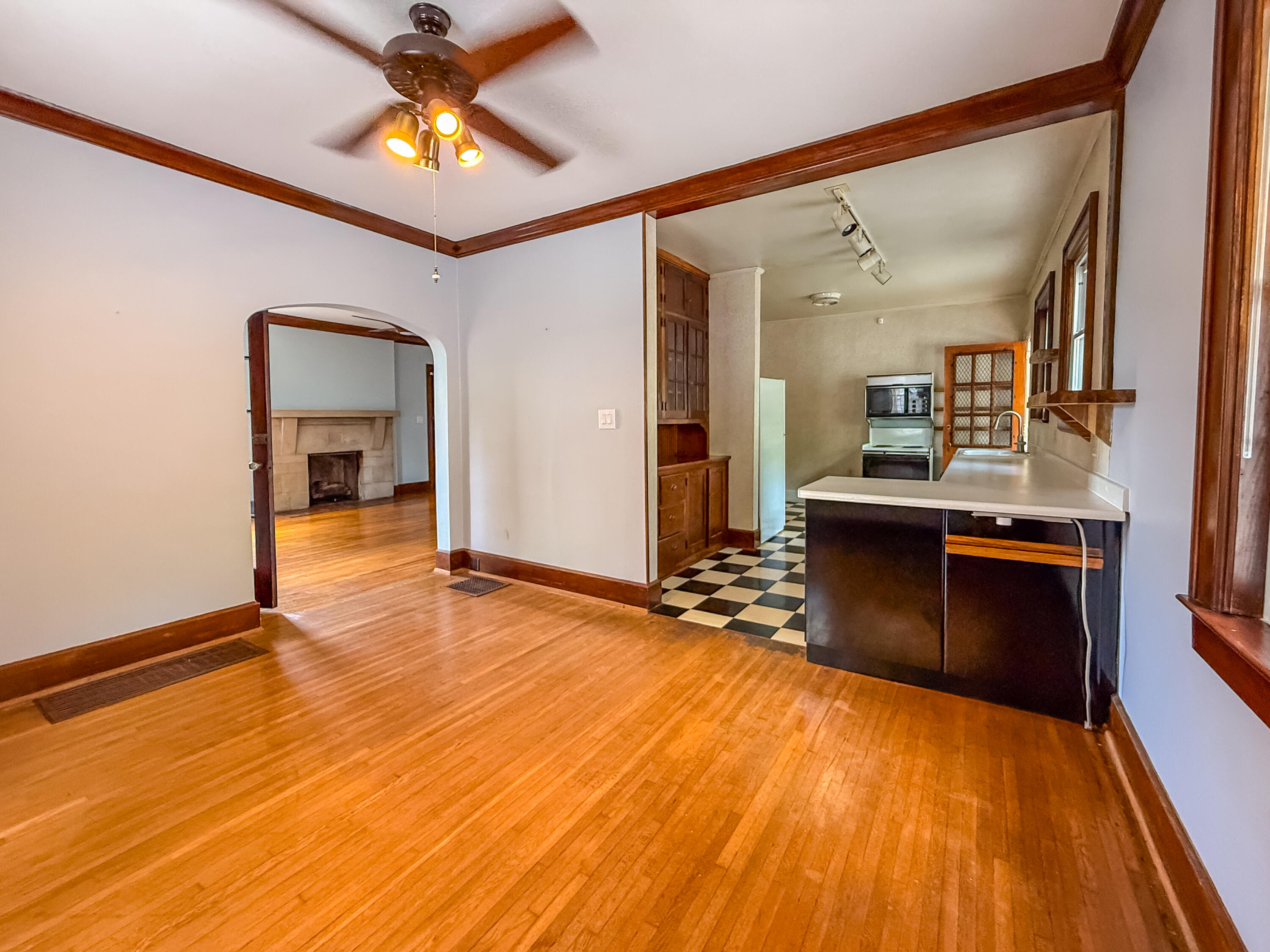 201 N Seminole Drive