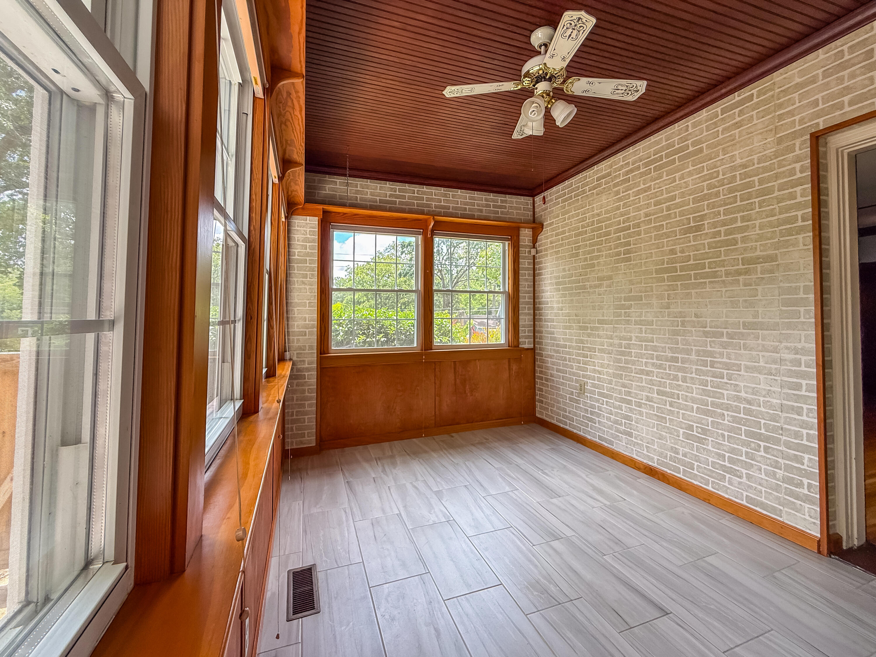 201 N Seminole Drive