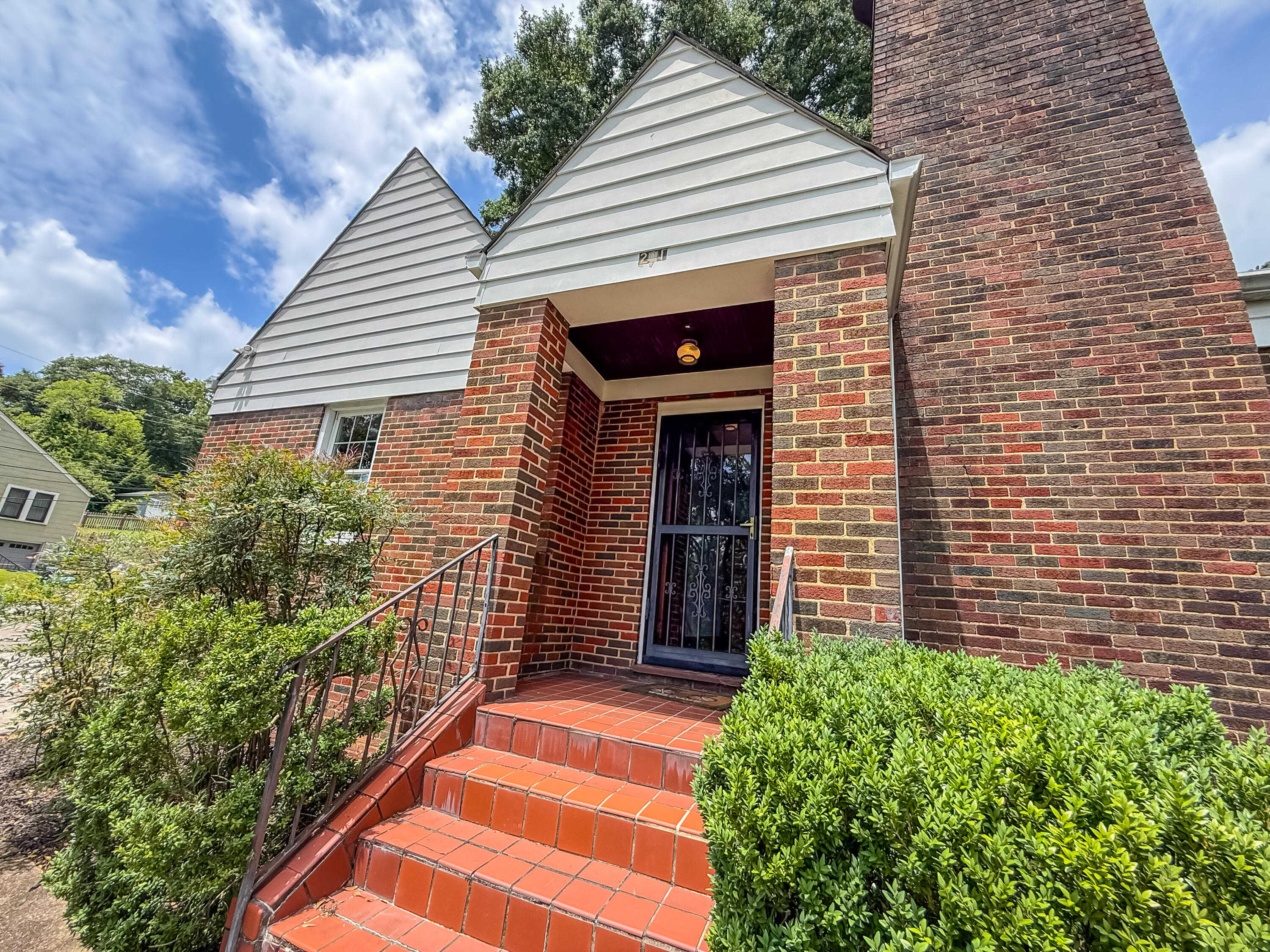 201 N Seminole Drive