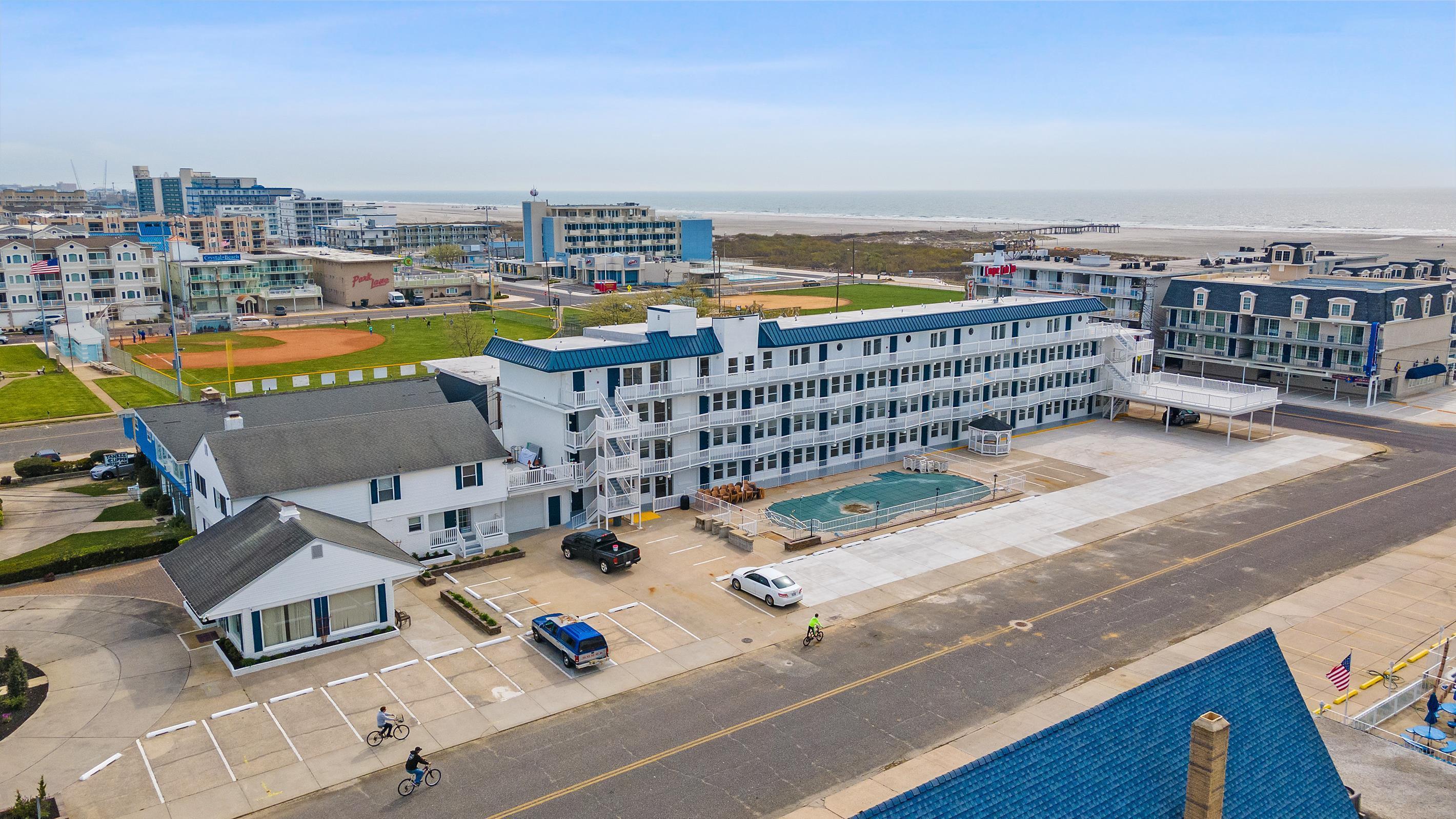 6109 Atlantic Avenue Unit: 108