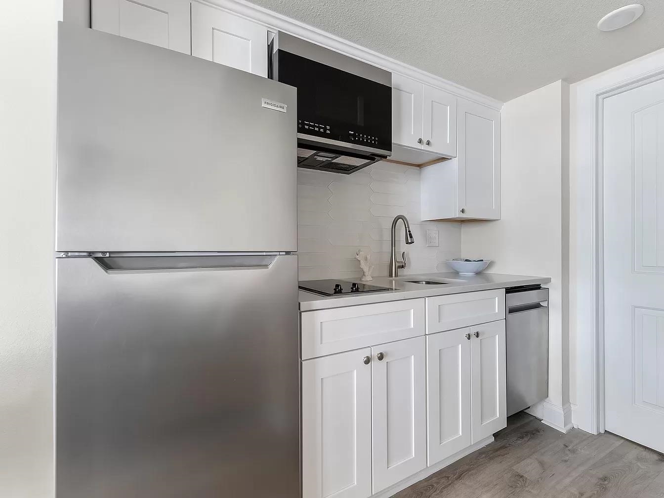 6109 Atlantic Avenue Unit: 108