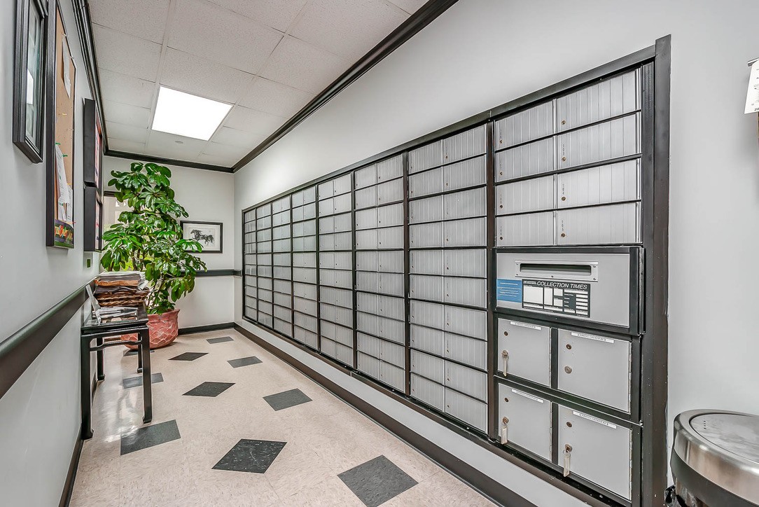 6666 Brookmont Ter Unit: 106