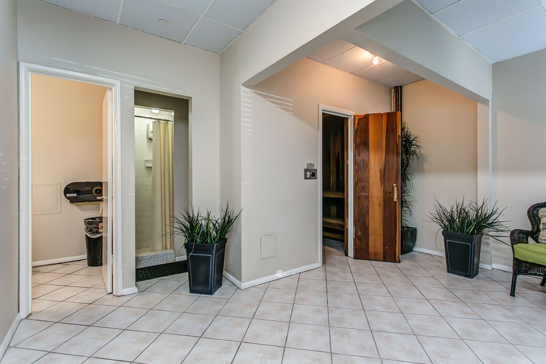 6666 Brookmont Ter Unit: 106