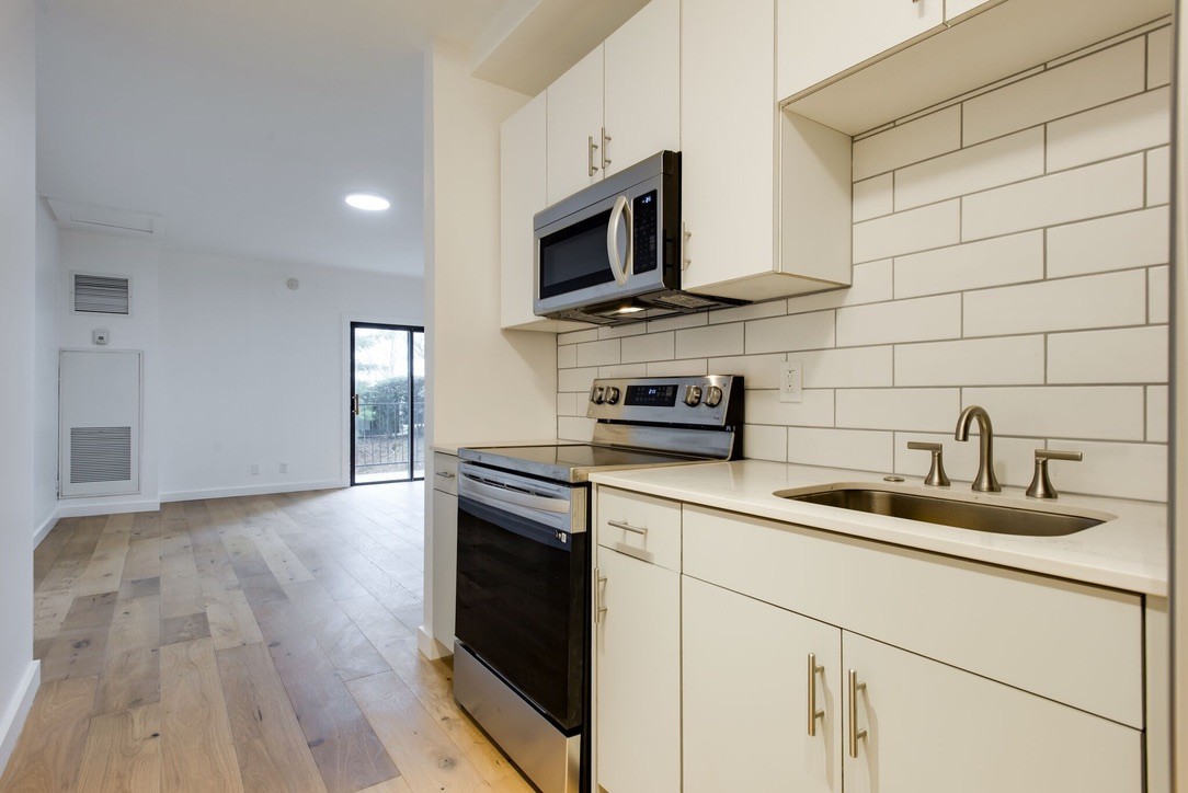 6666 Brookmont Ter Unit: 106
