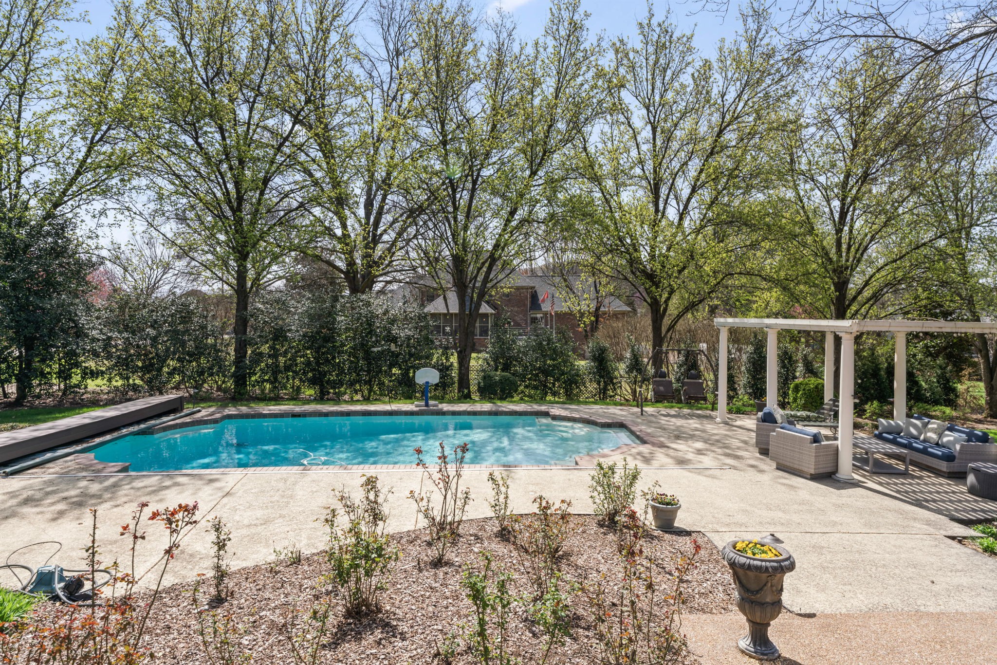 6401 Worchester Dr