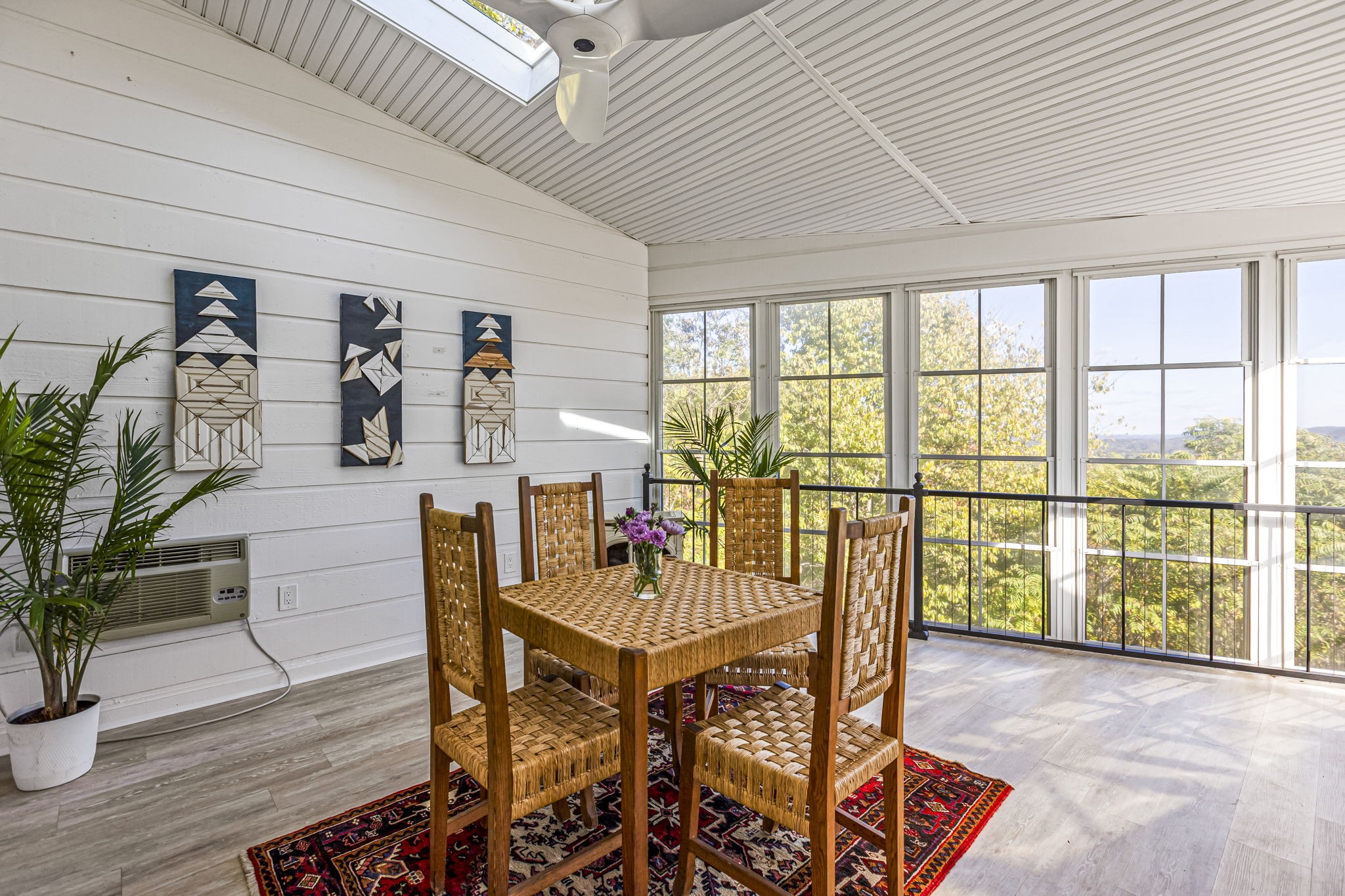 1426 Robert E Lee Ln