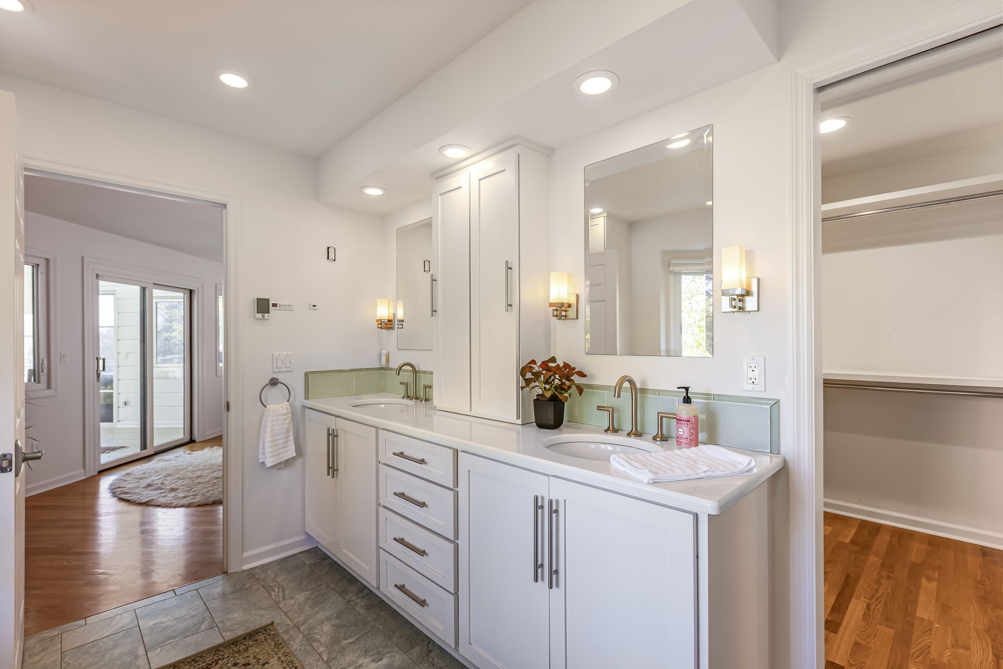 1426 Robert E Lee Ln