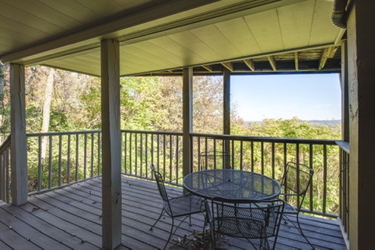 1426 Robert E Lee Ln