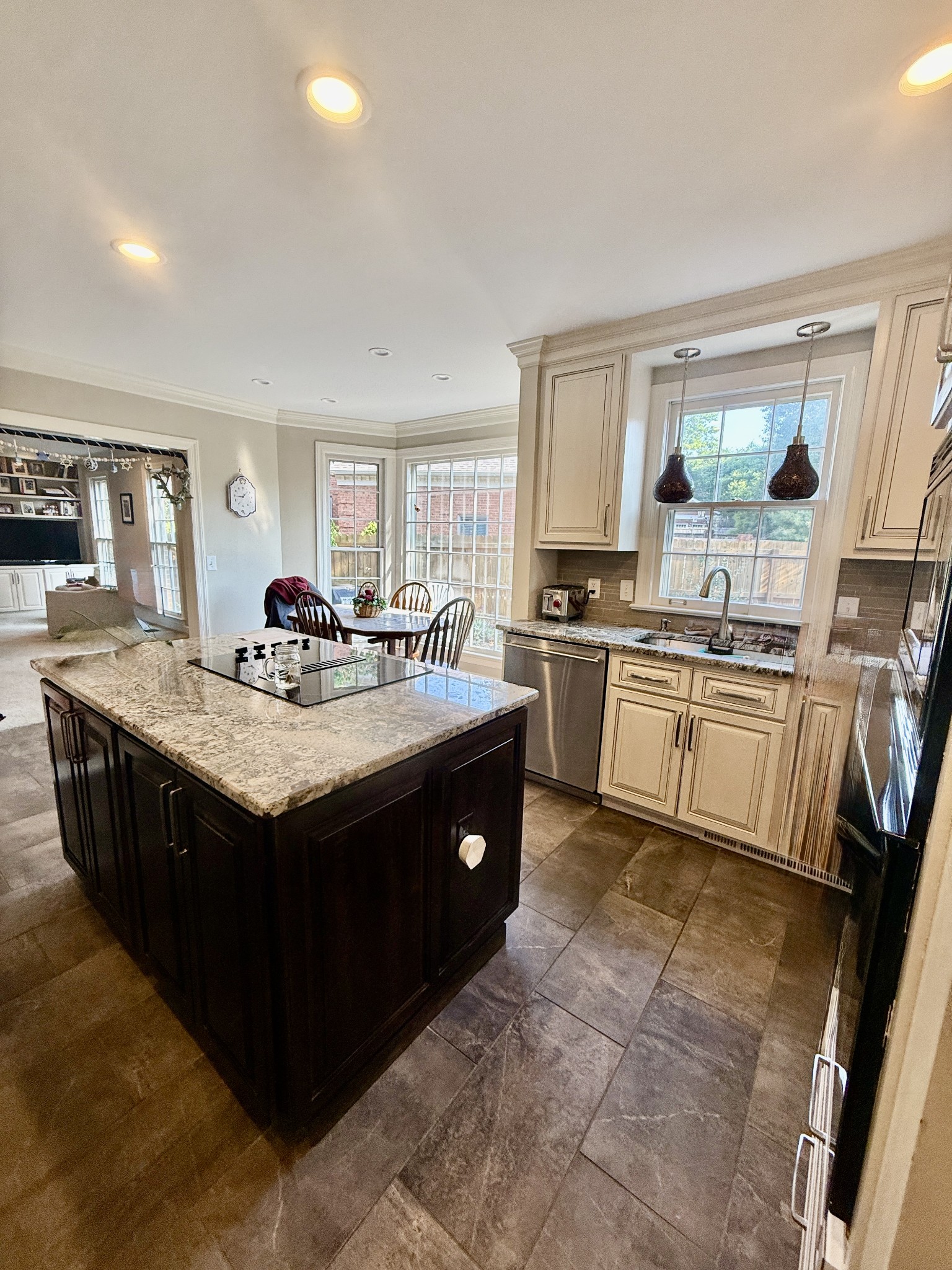 612 Dorshire Lane