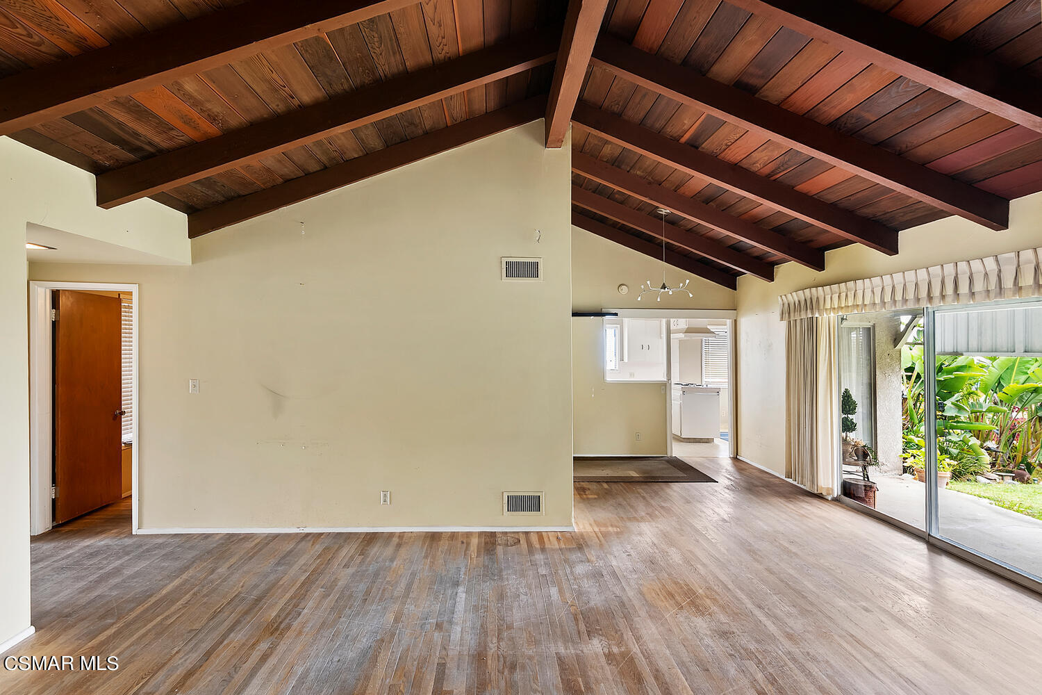 11712 N Circle Drive