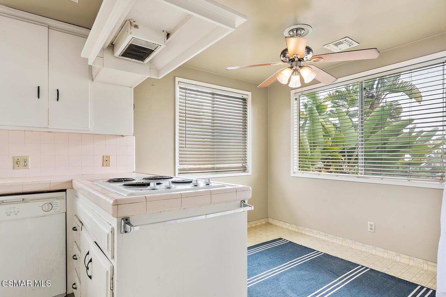 11712 N Circle Drive