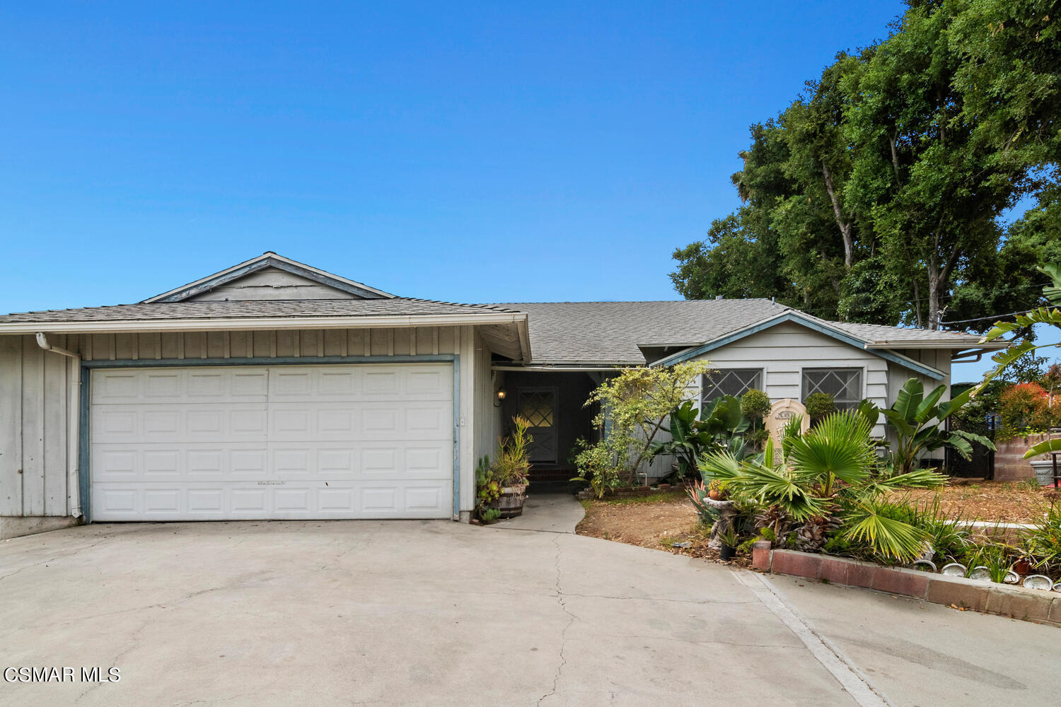 11712 N Circle Drive