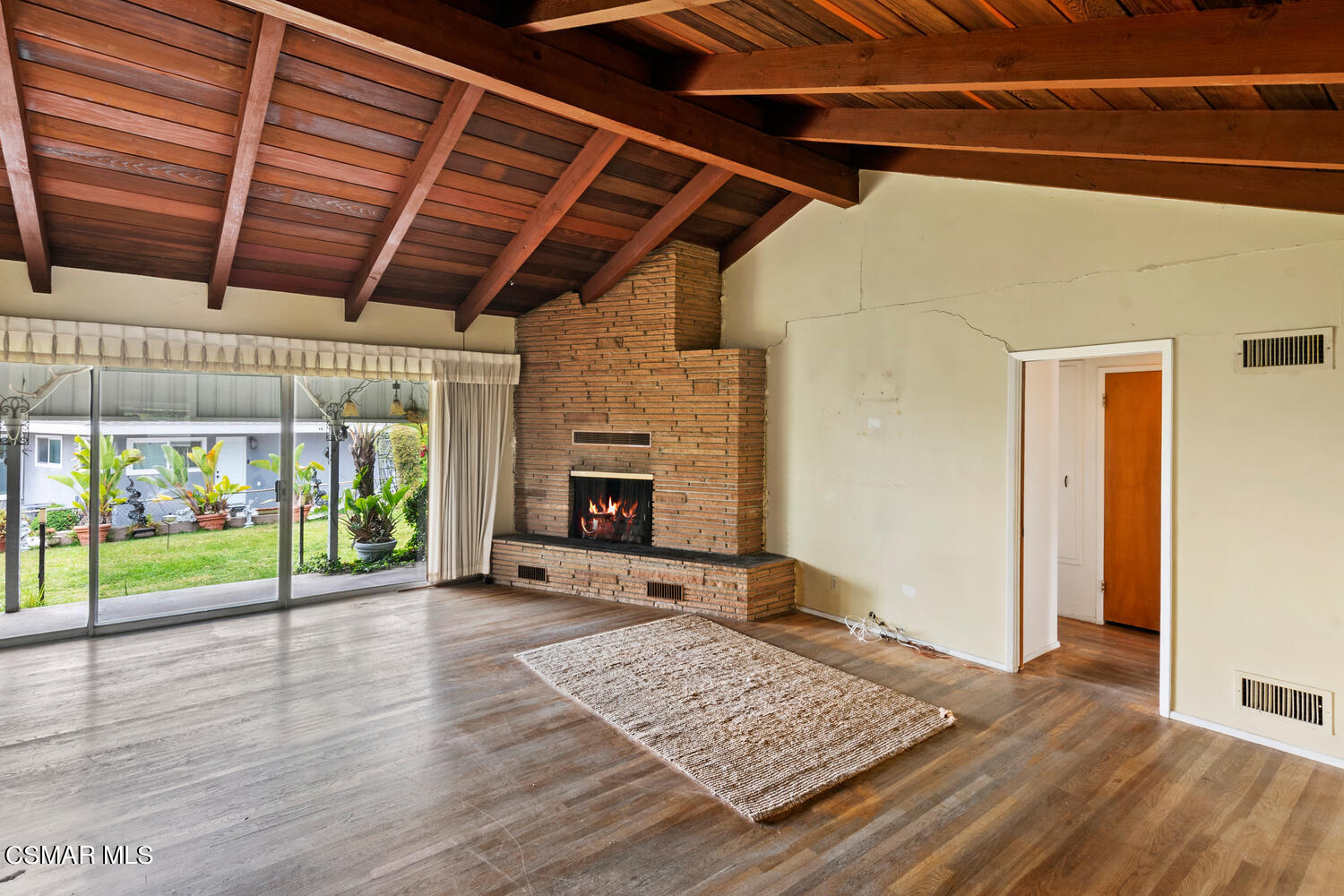 11712 N Circle Drive