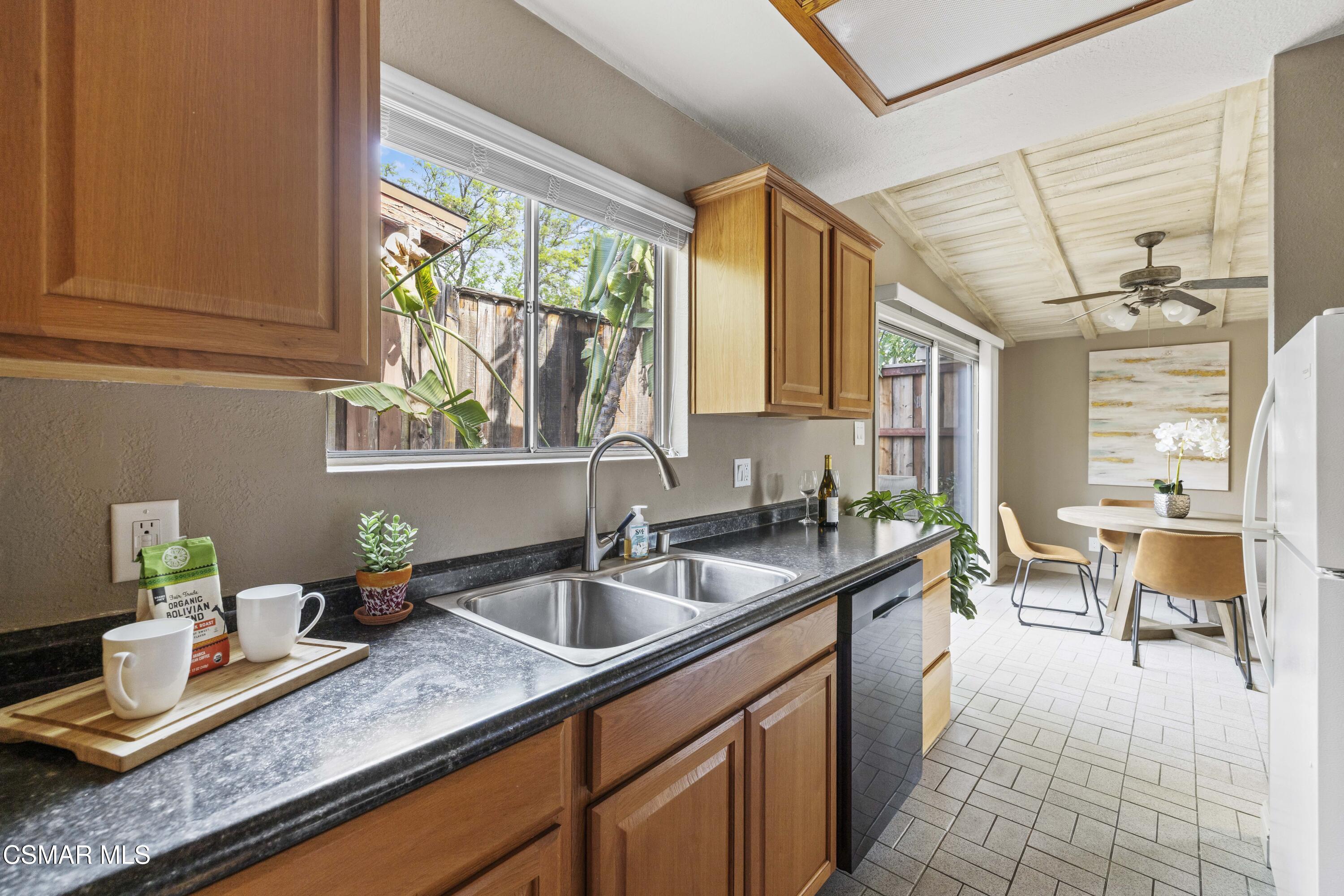 865 E Hillcrest Drive