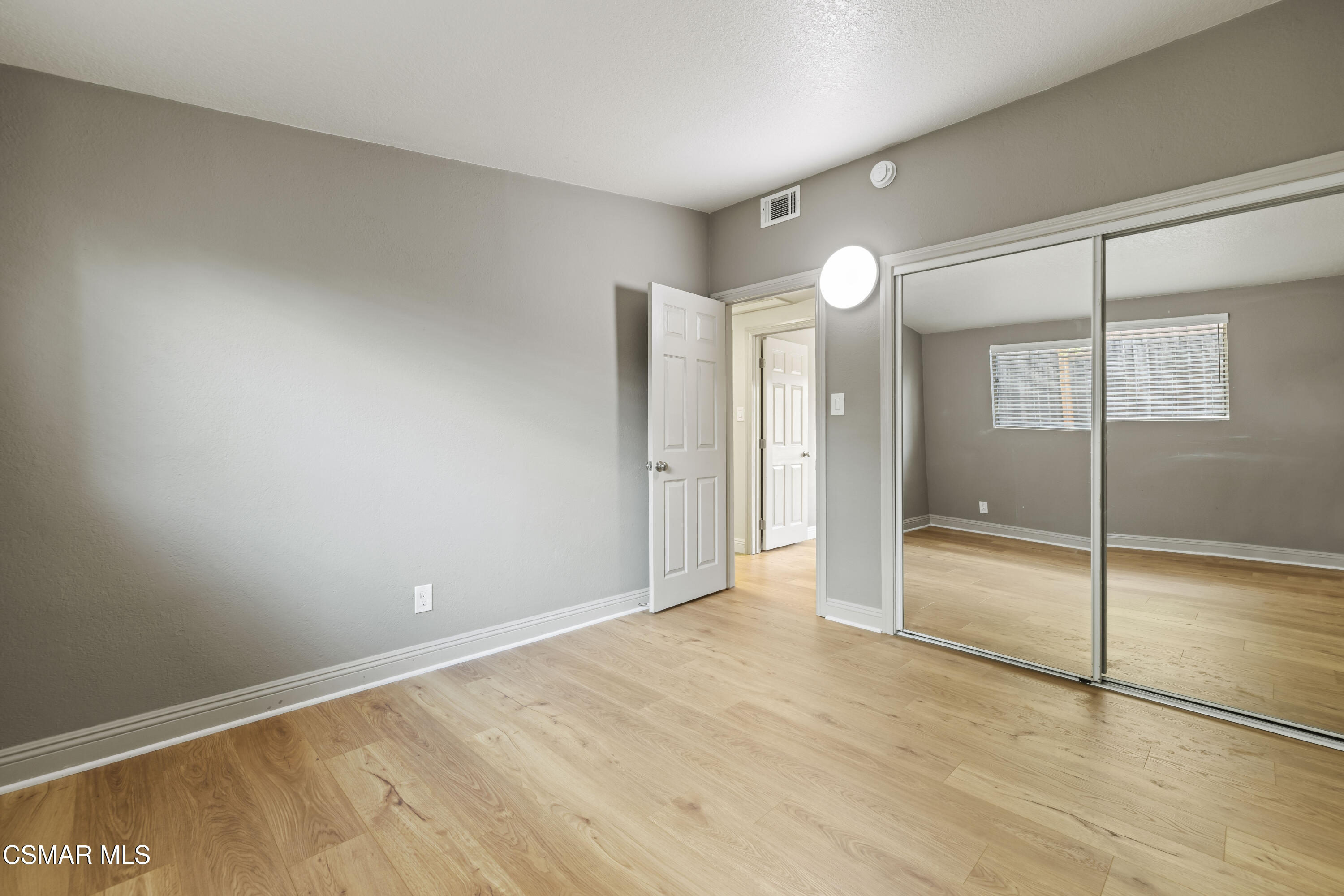 865 E Hillcrest Drive