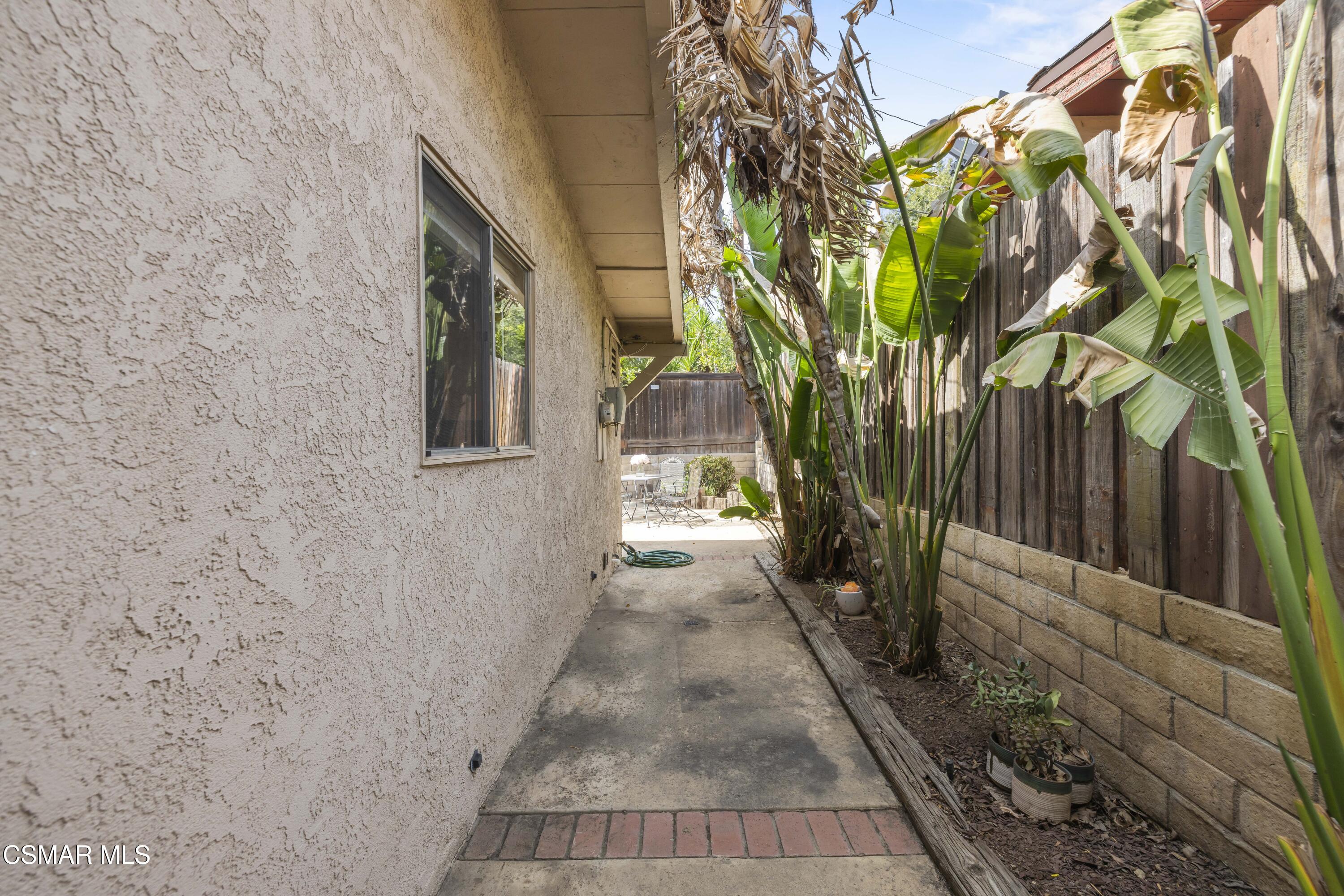 865 E Hillcrest Drive