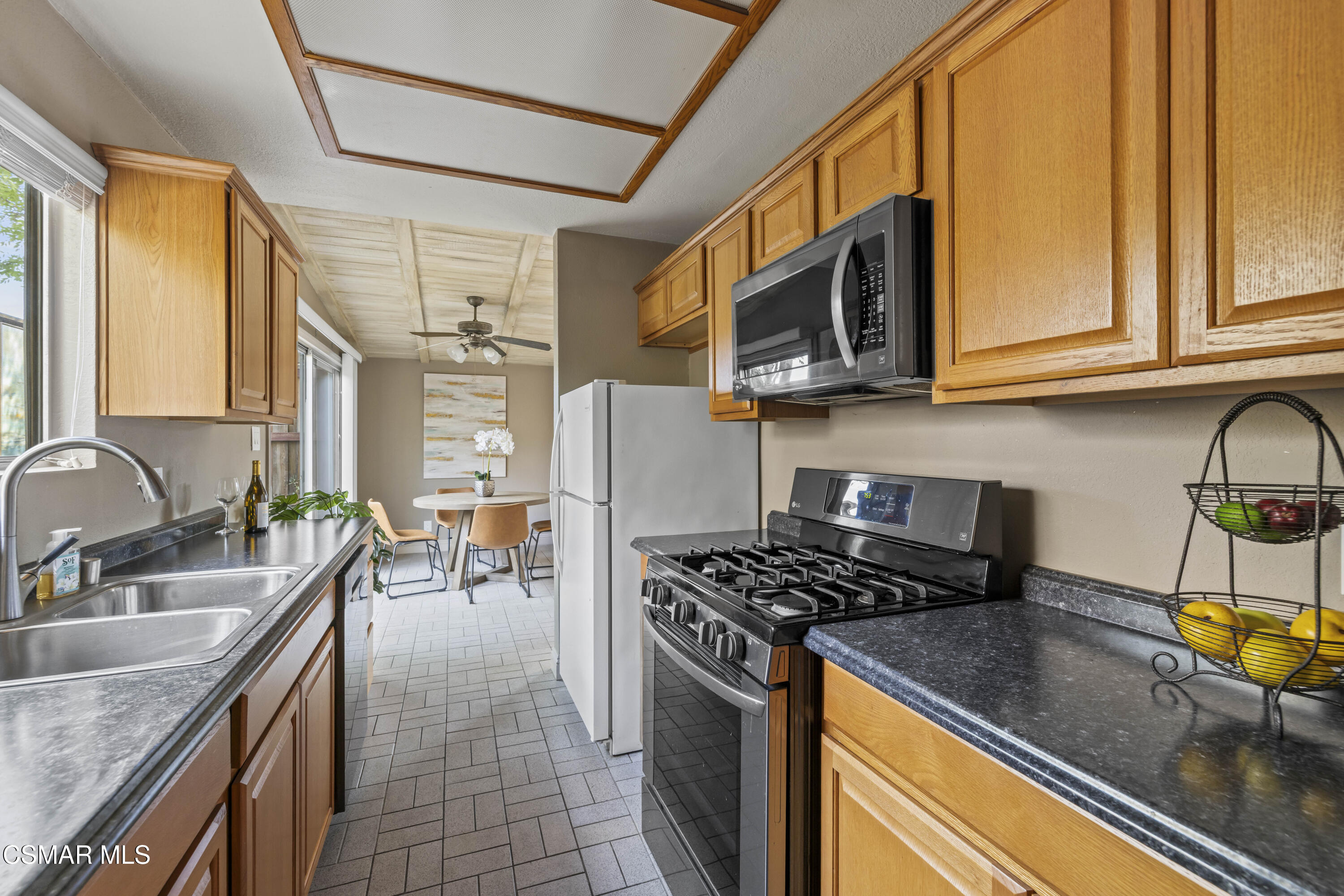 865 E Hillcrest Drive