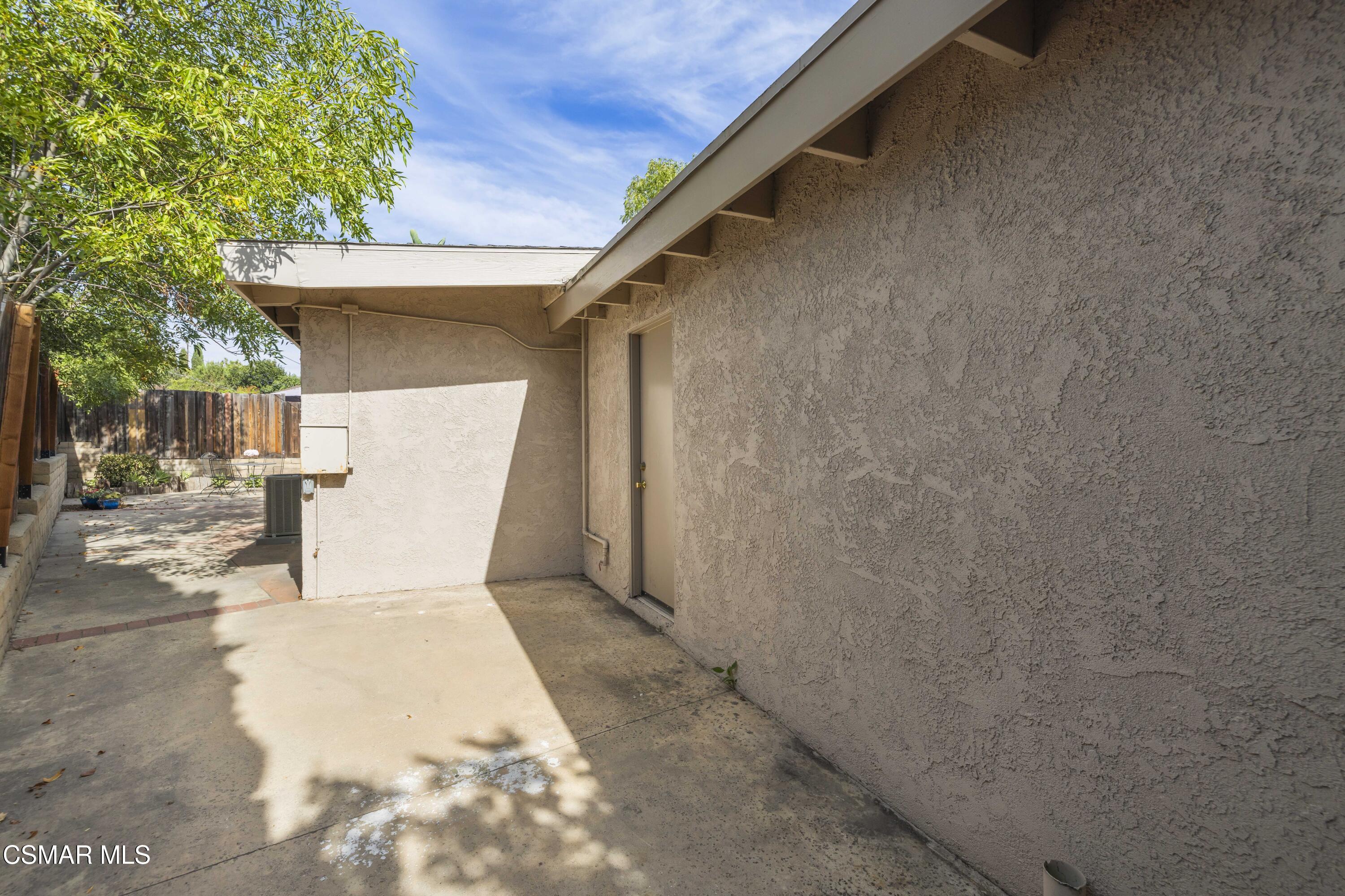 865 E Hillcrest Drive