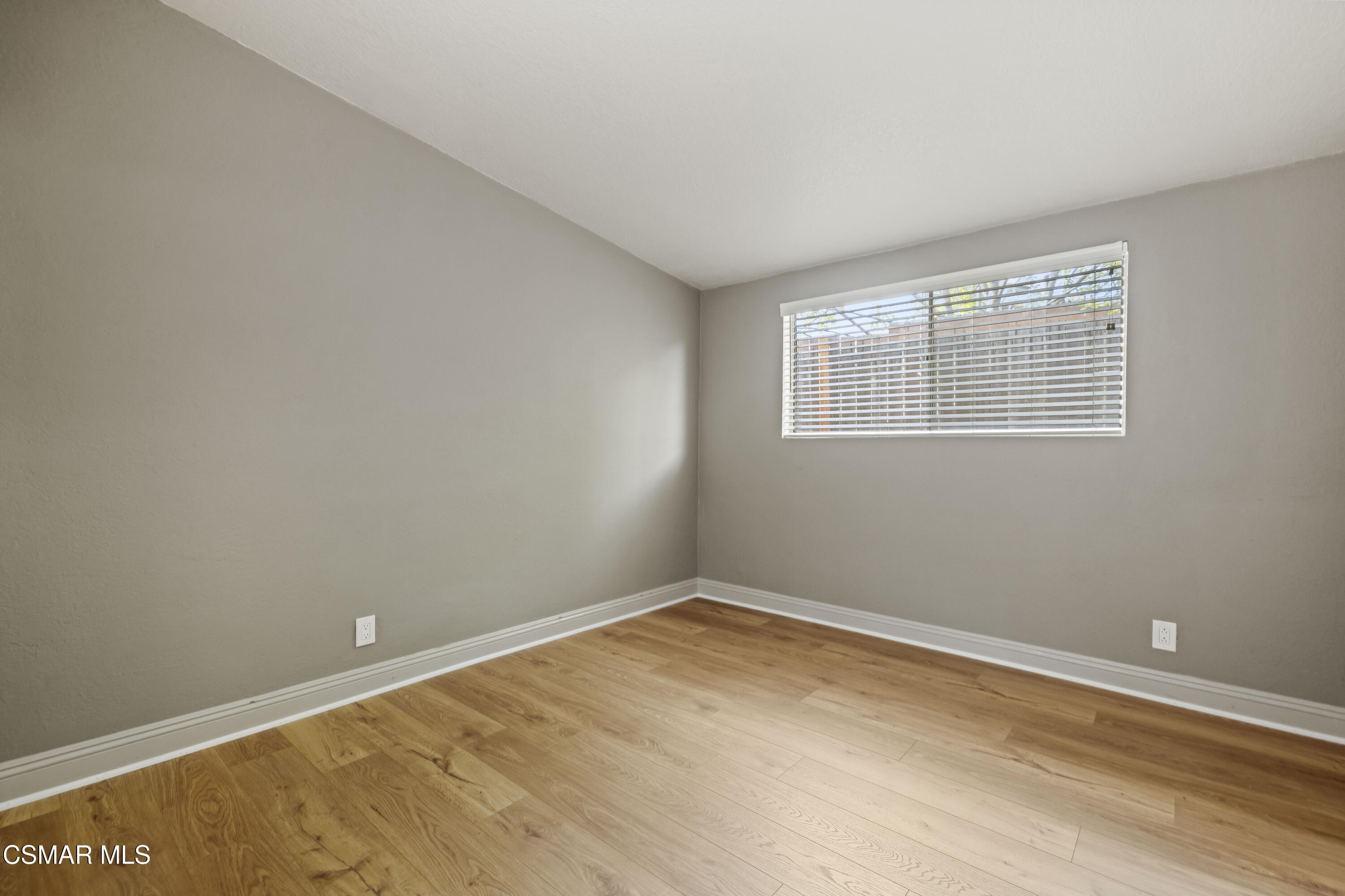 865 E Hillcrest Drive