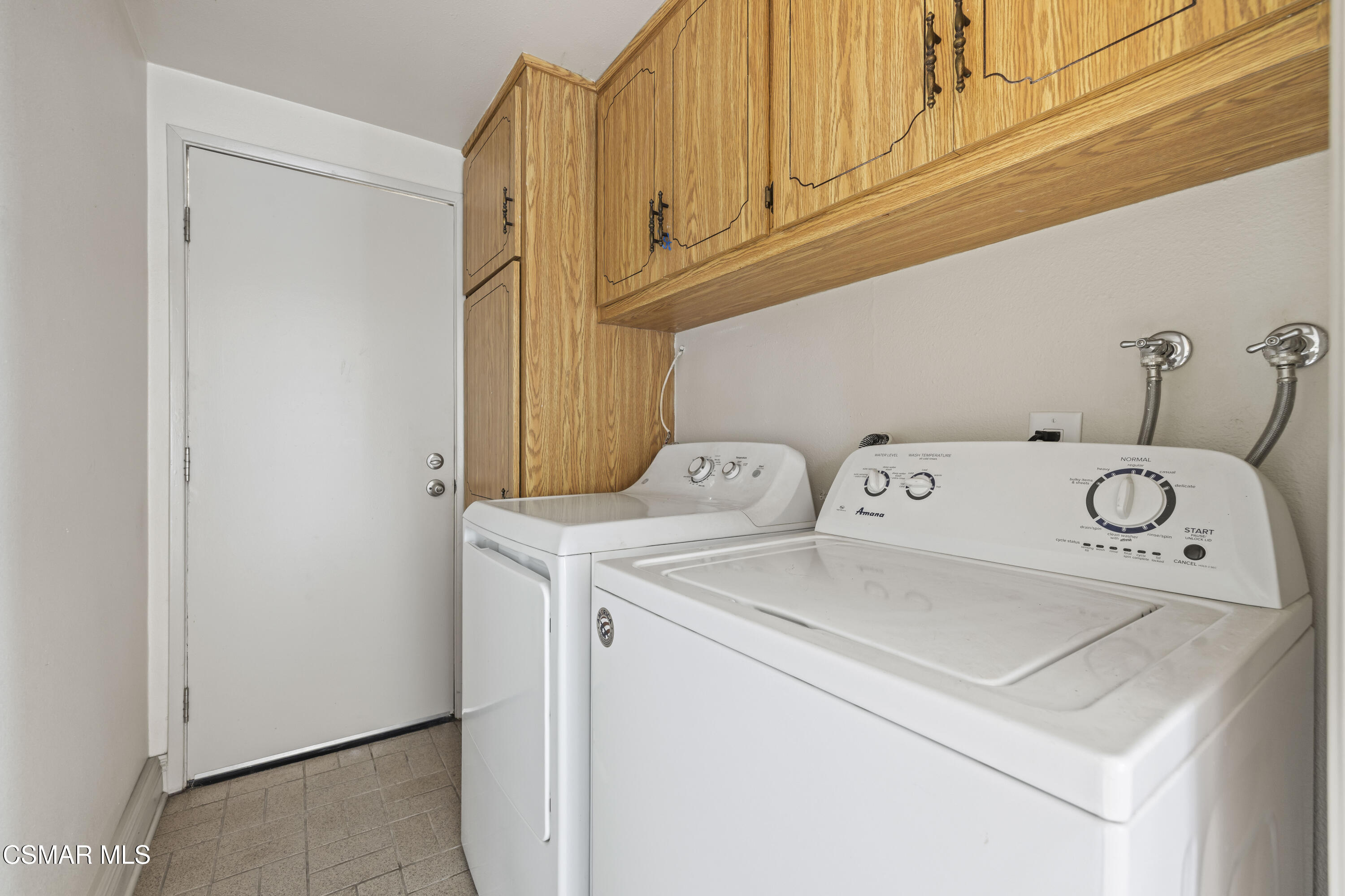 865 E Hillcrest Drive