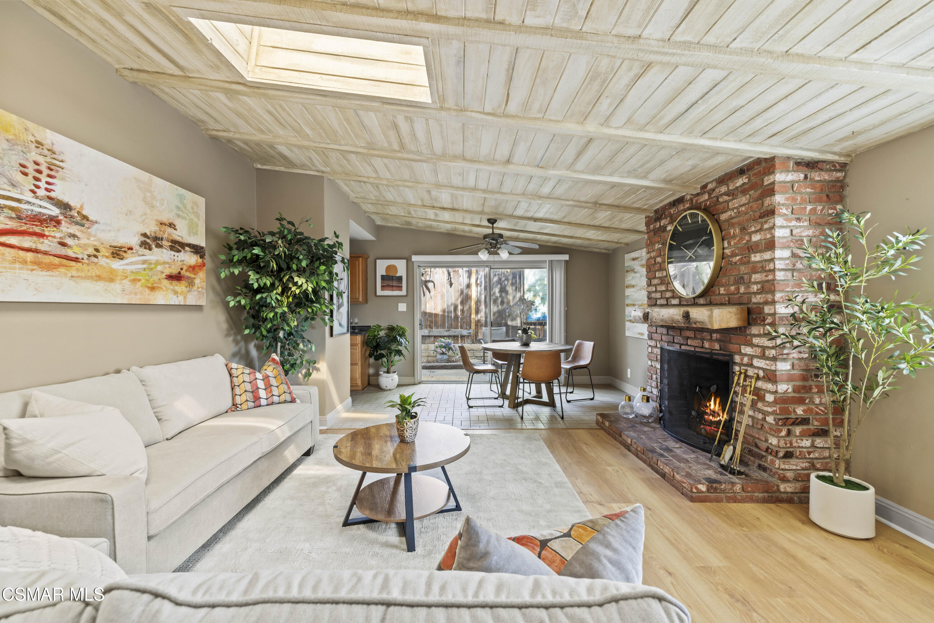 865 E Hillcrest Drive