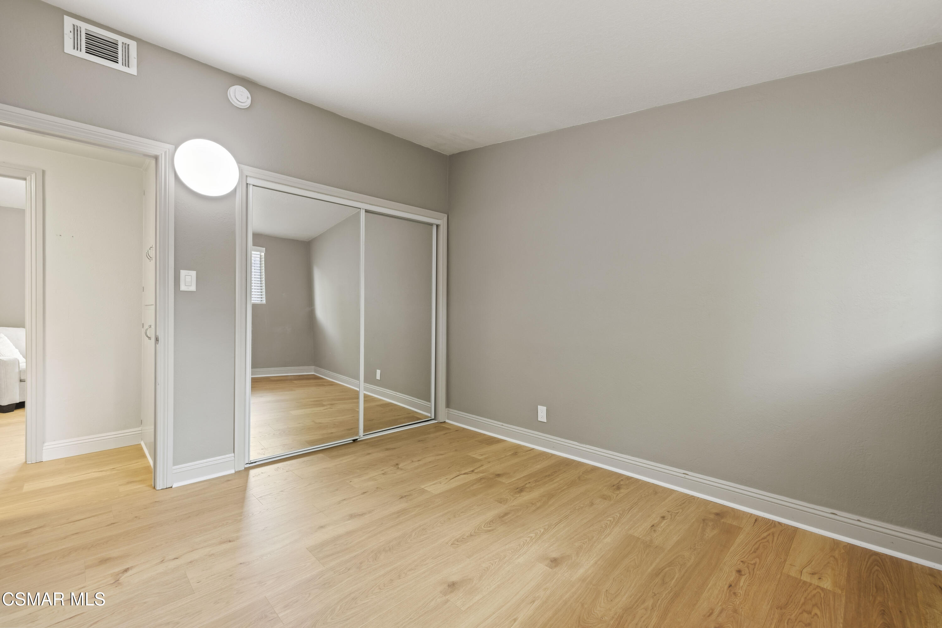 865 E Hillcrest Drive