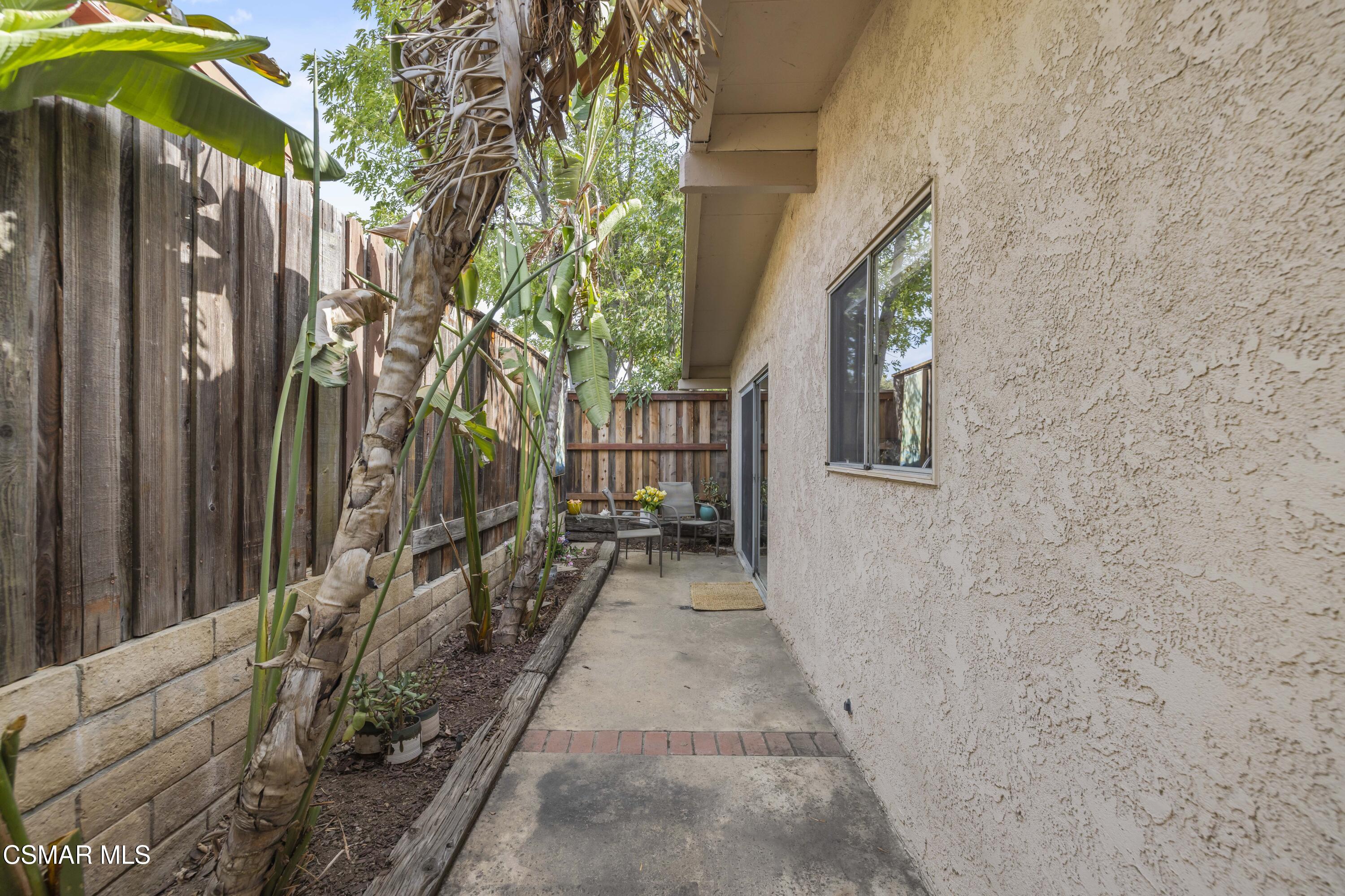 865 E Hillcrest Drive