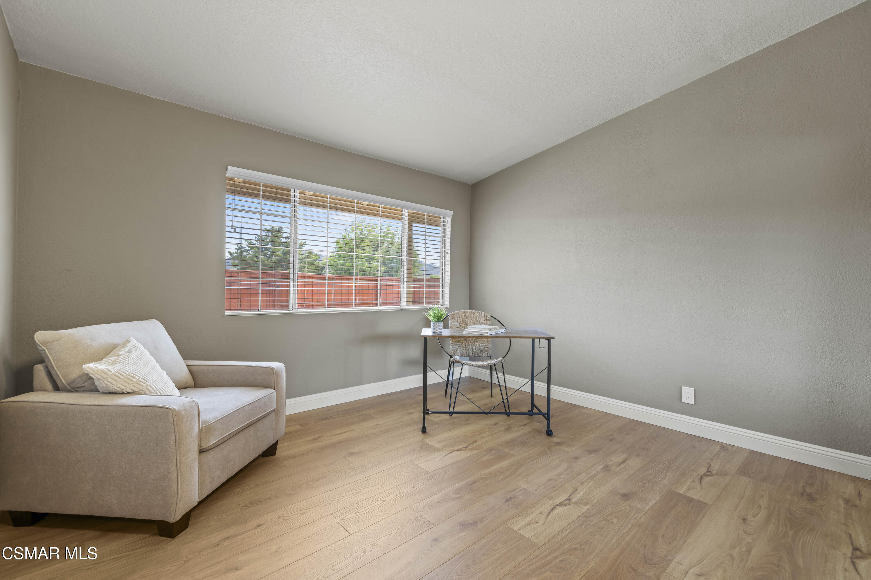 865 E Hillcrest Drive