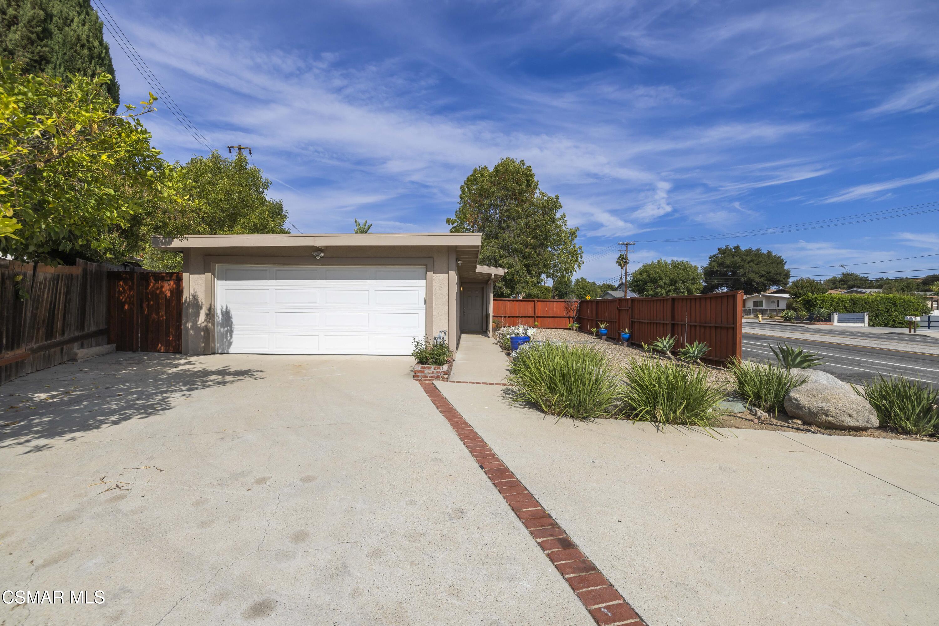 865 E Hillcrest Drive