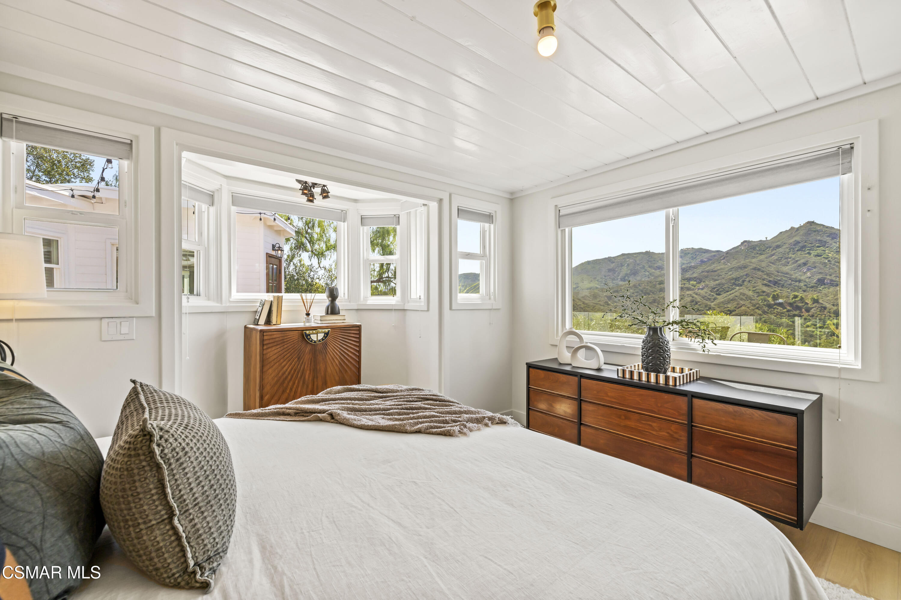 2016 Mount Prospect Drive