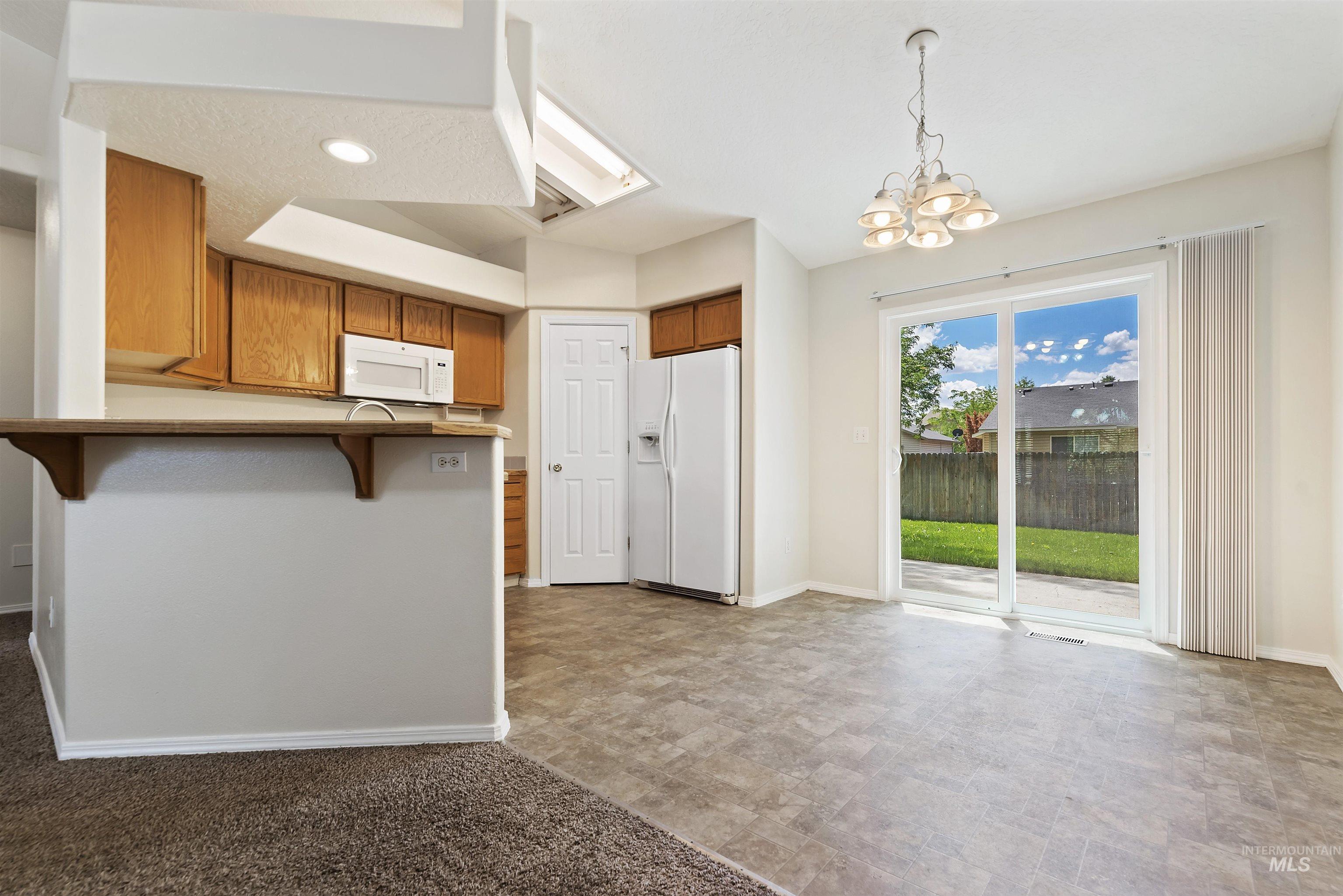 283 E. Bay Owl