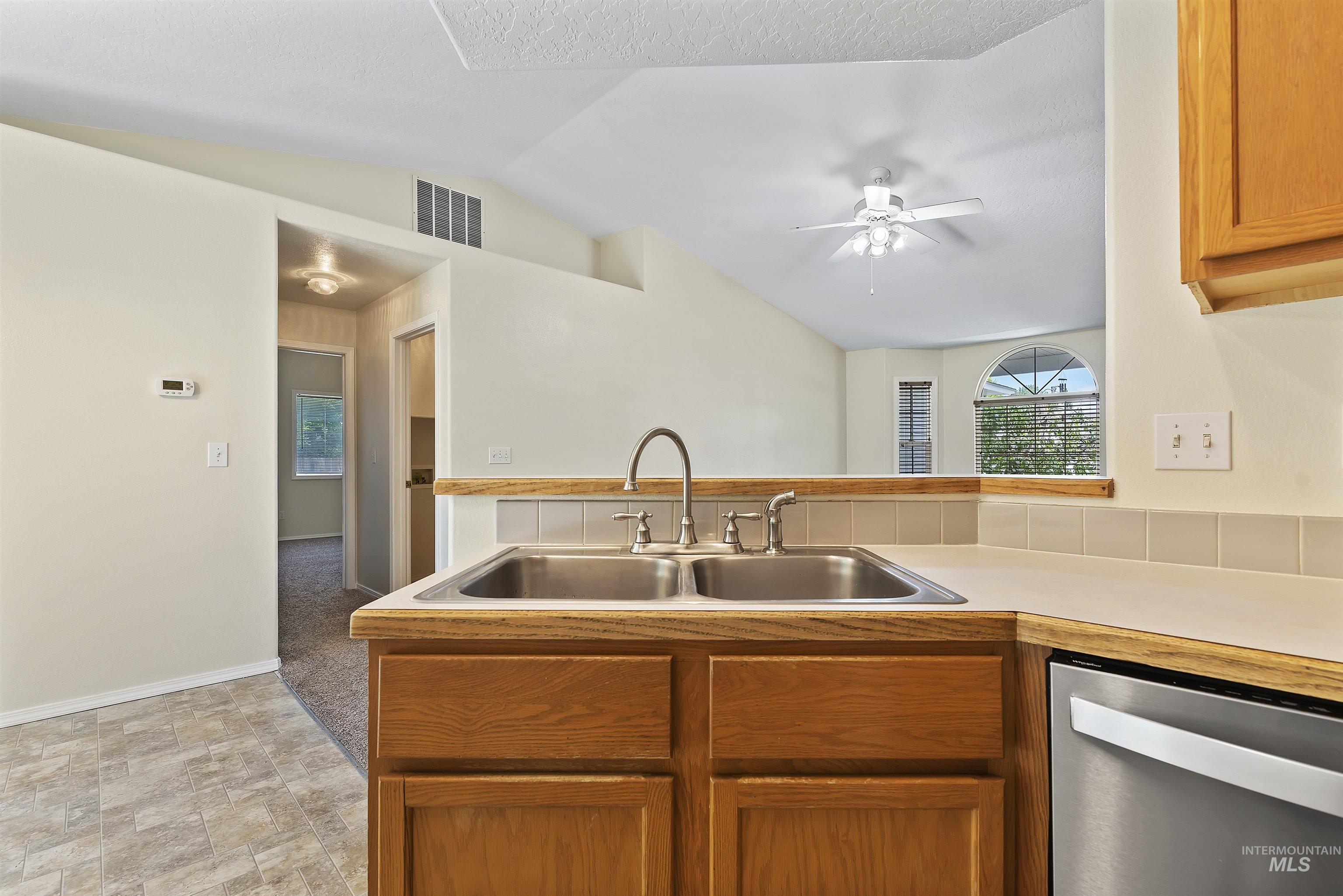 283 E. Bay Owl